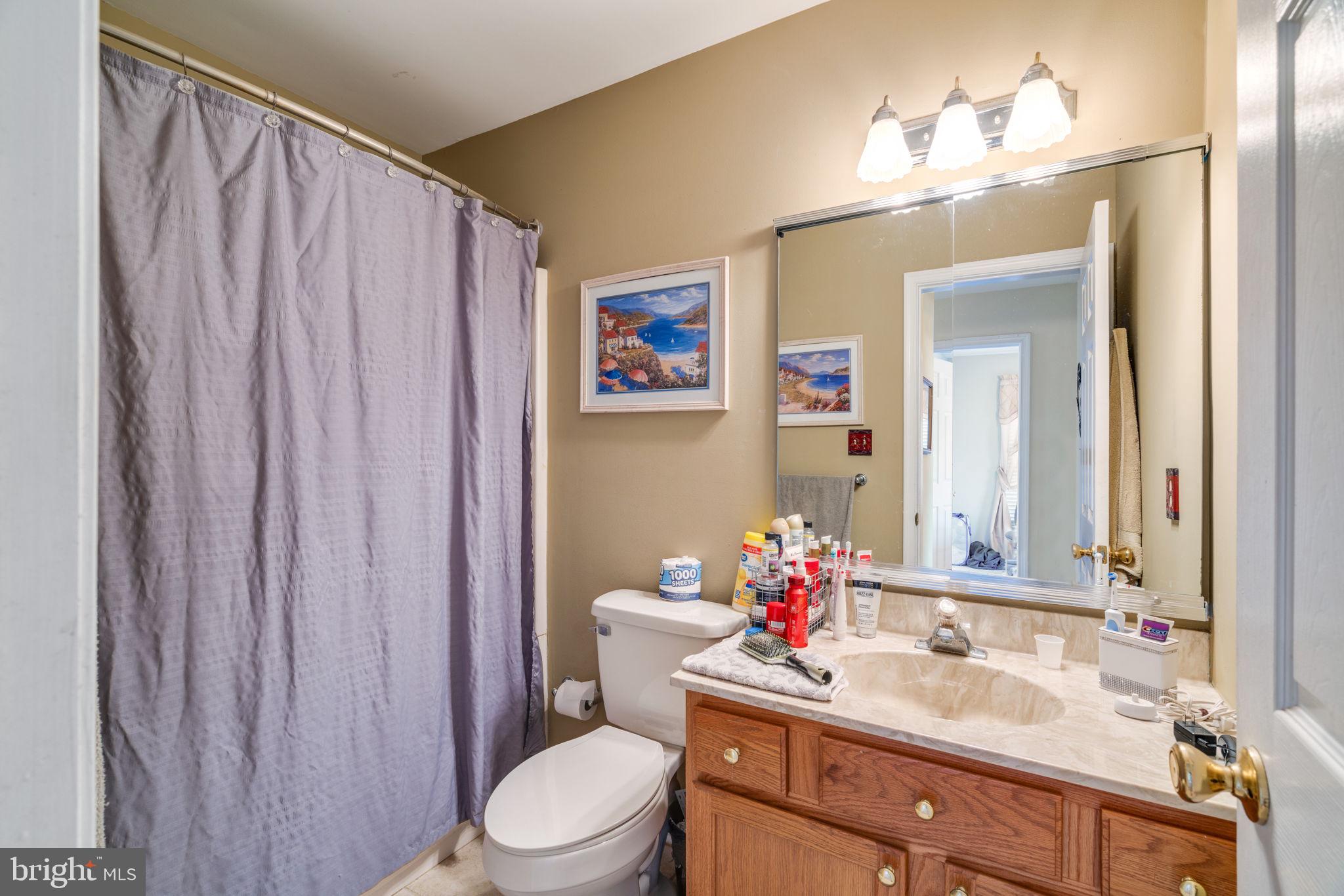 COUNTRY ROADS - Residential