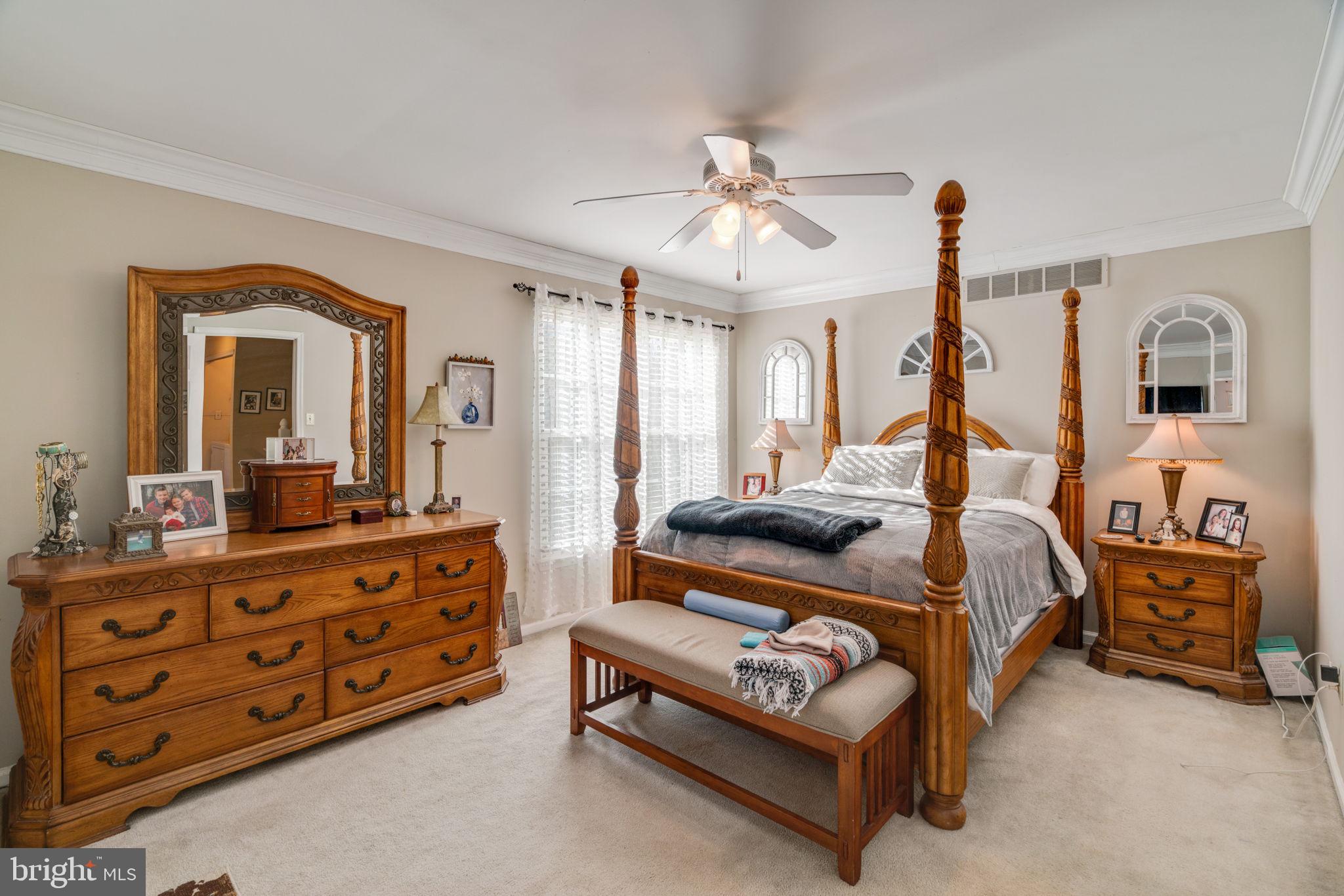 COUNTRY ROADS - Residential