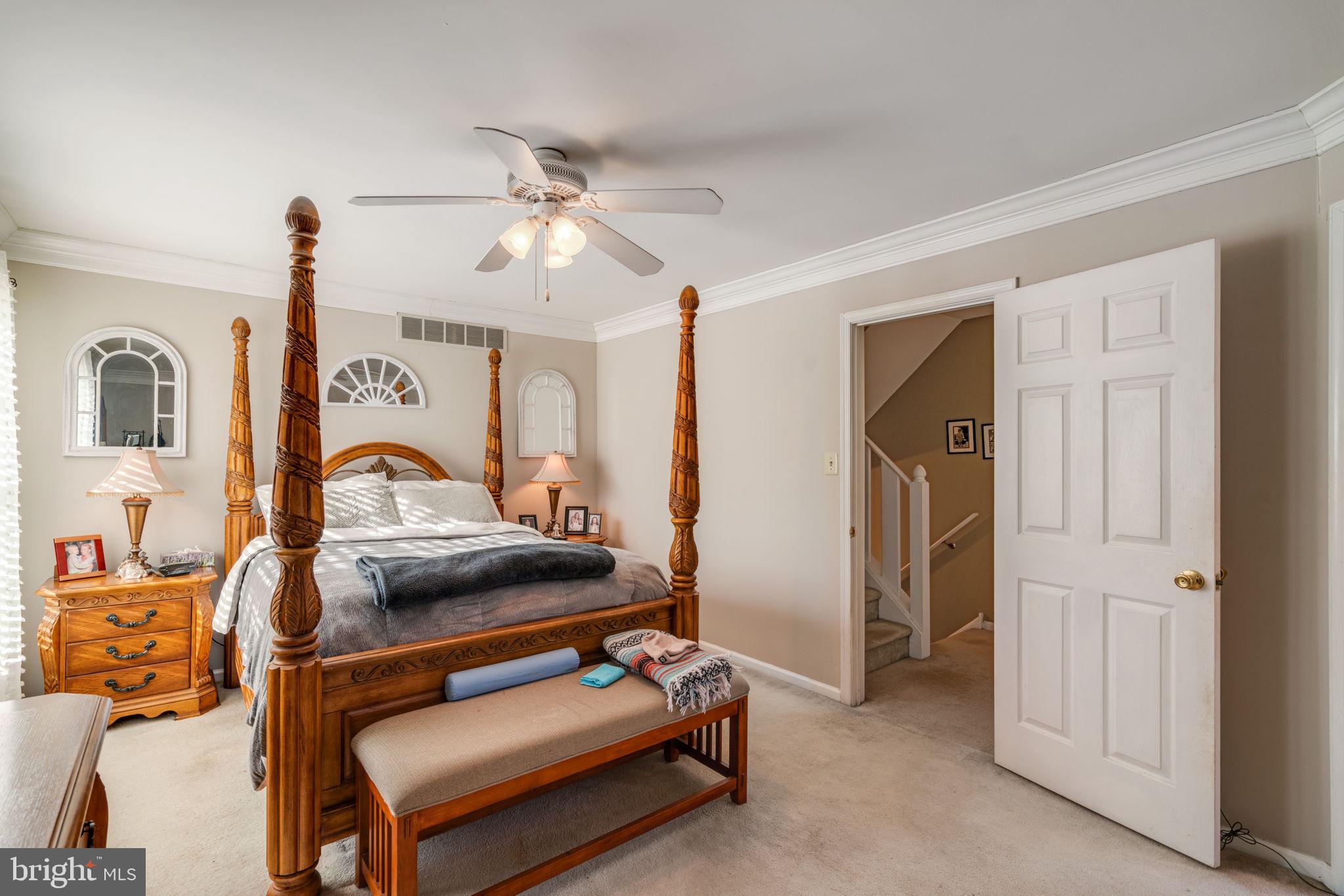 COUNTRY ROADS - Residential