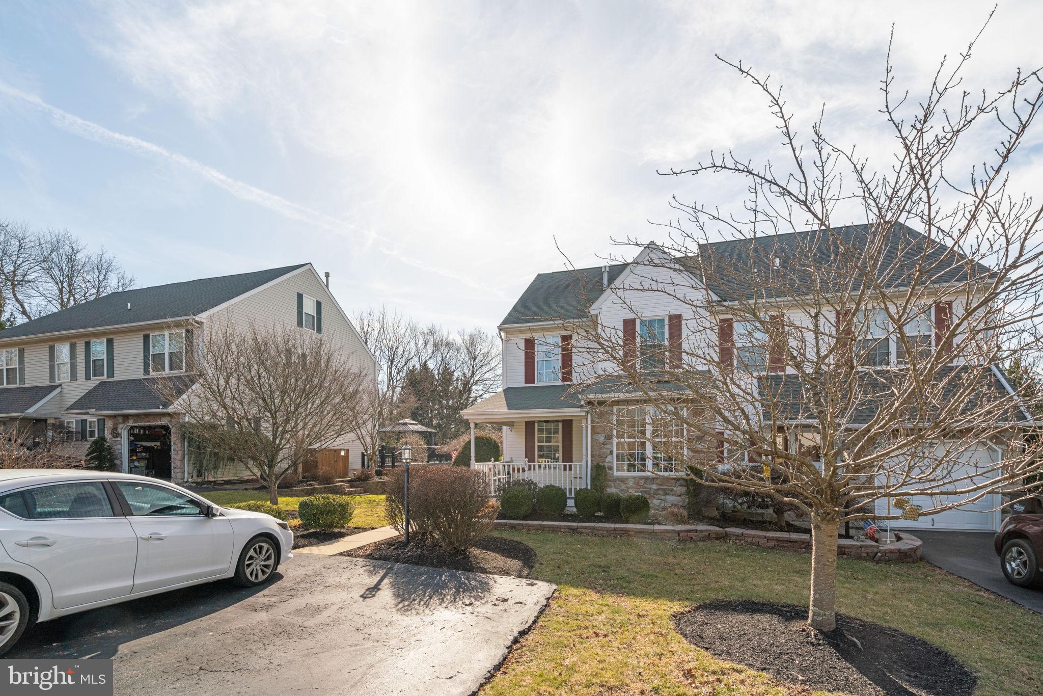 COUNTRY ROADS - Residential