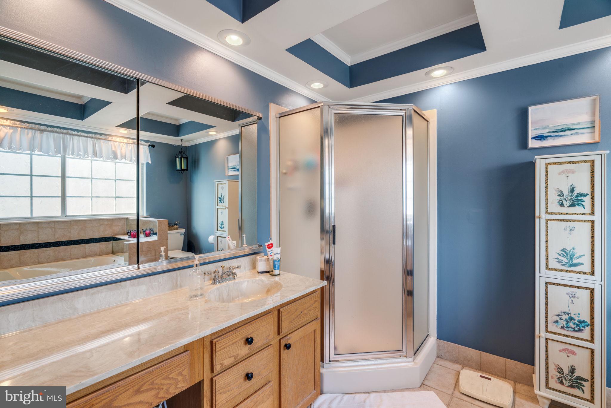 COUNTRY ROADS - Residential