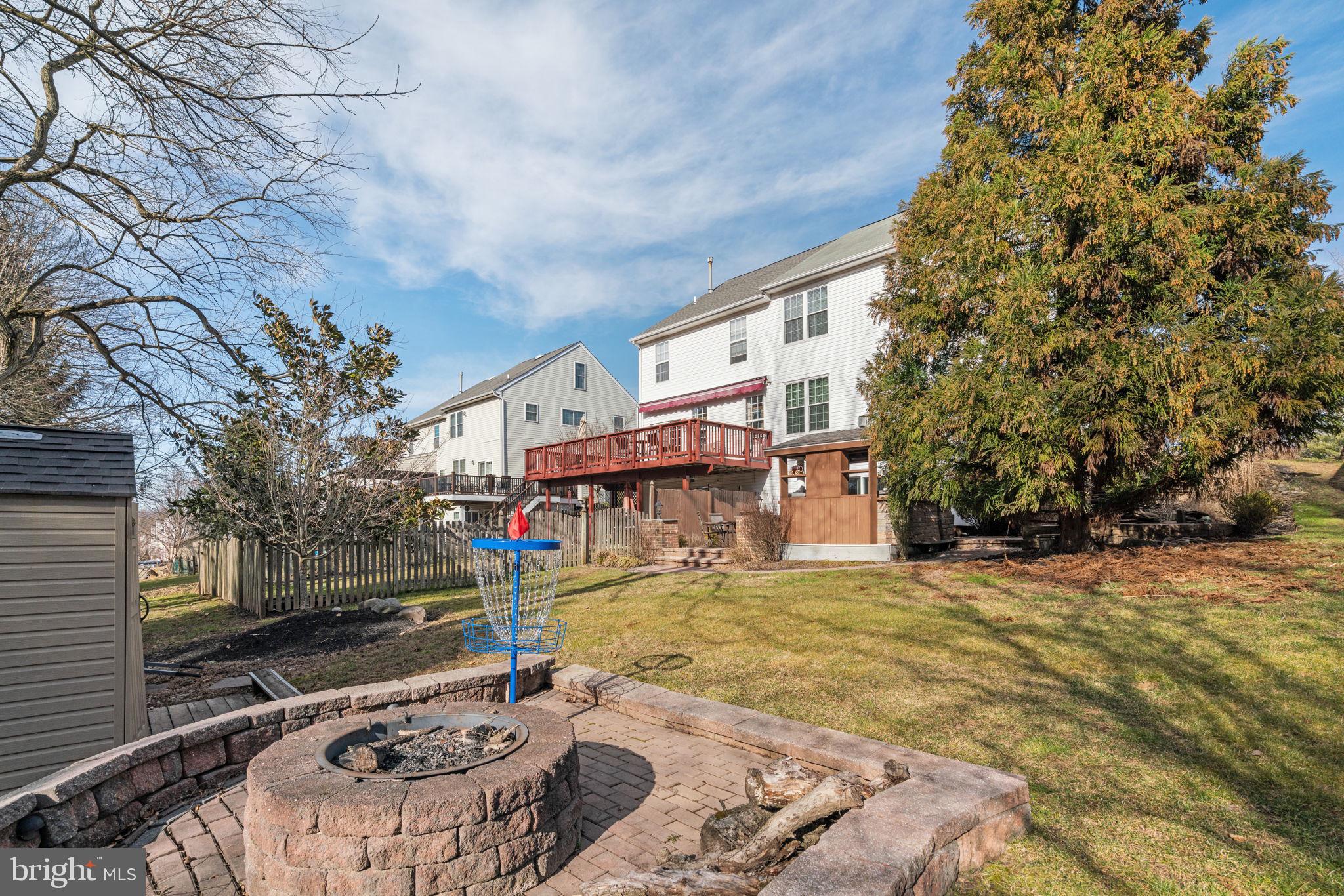 COUNTRY ROADS - Residential