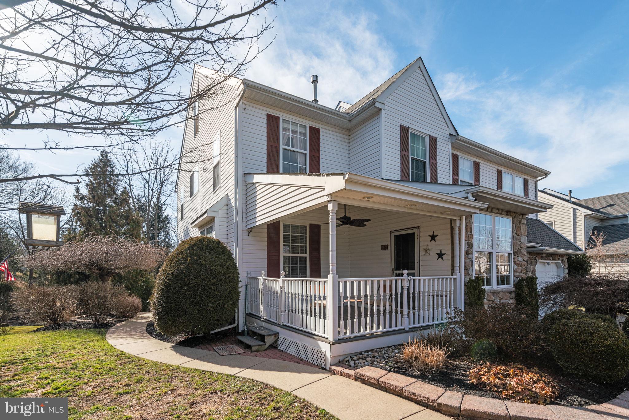 COUNTRY ROADS - Residential