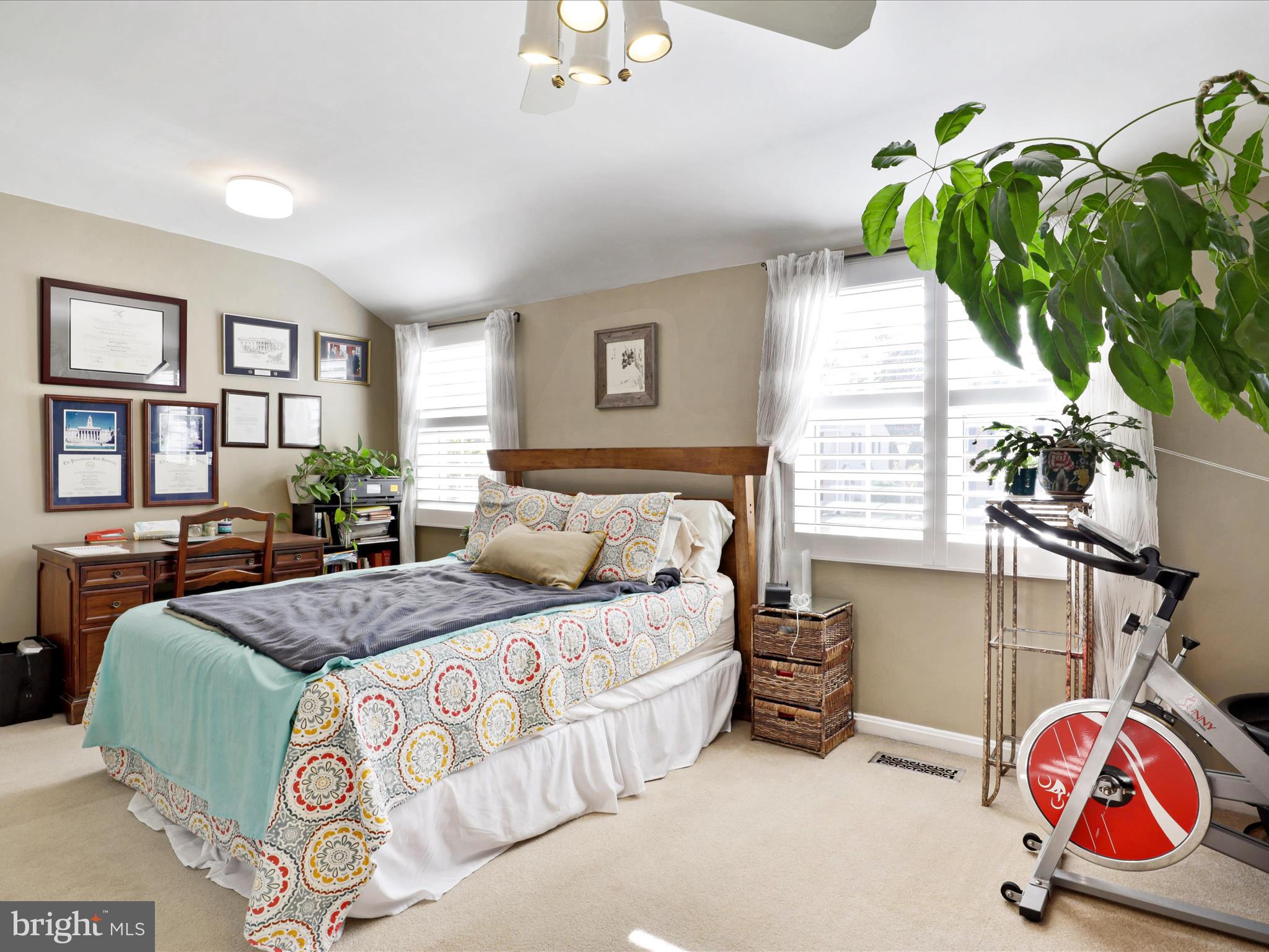 FAIRLINGTON TOWNE - Residential Lease