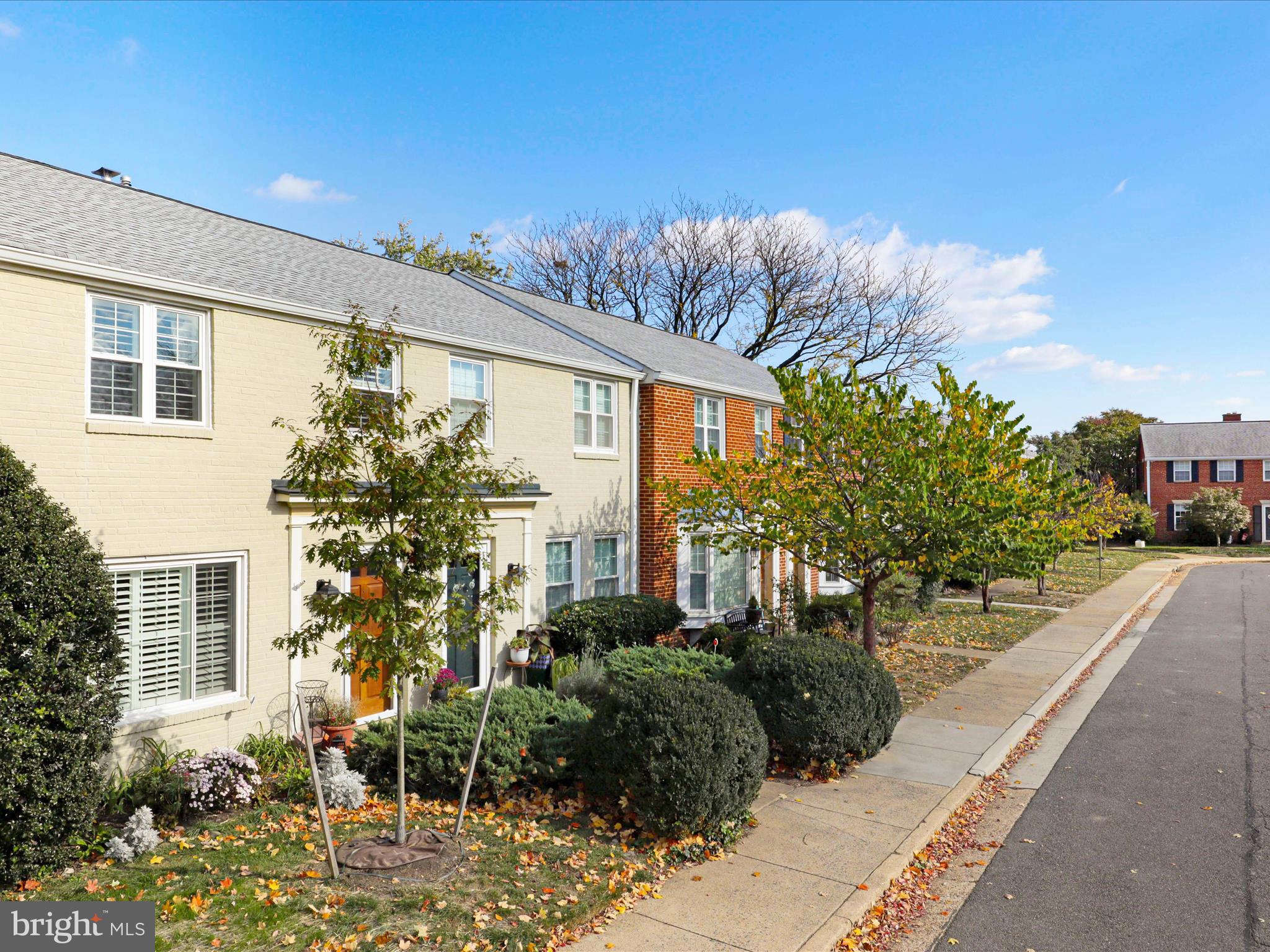 FAIRLINGTON TOWNE - Residential Lease