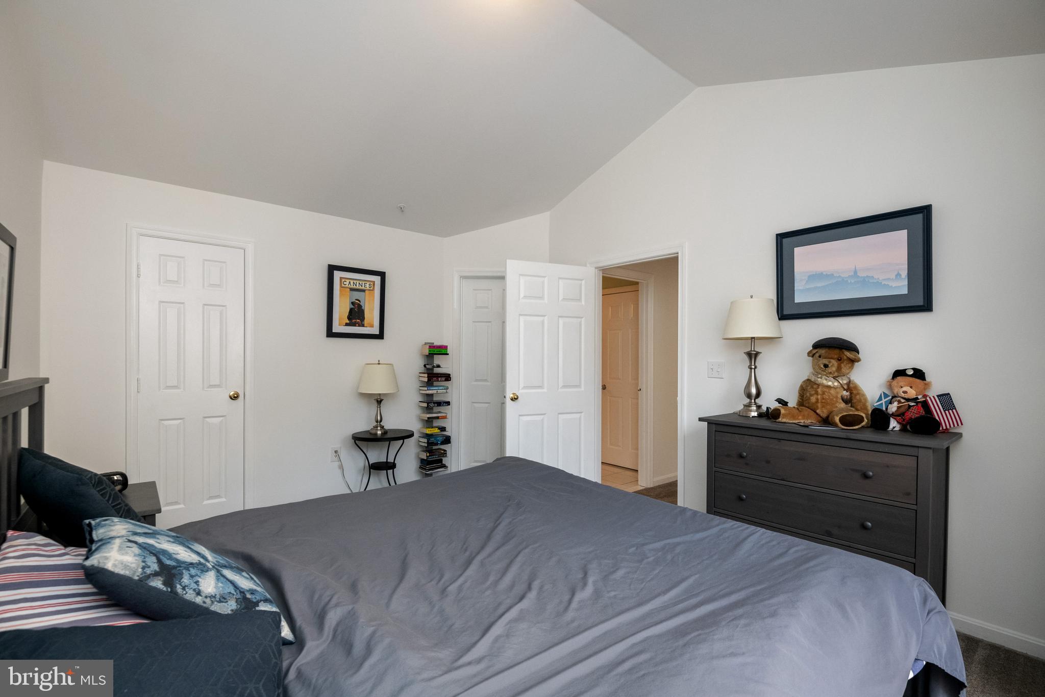 SILVERBROOK FARMS - Residential