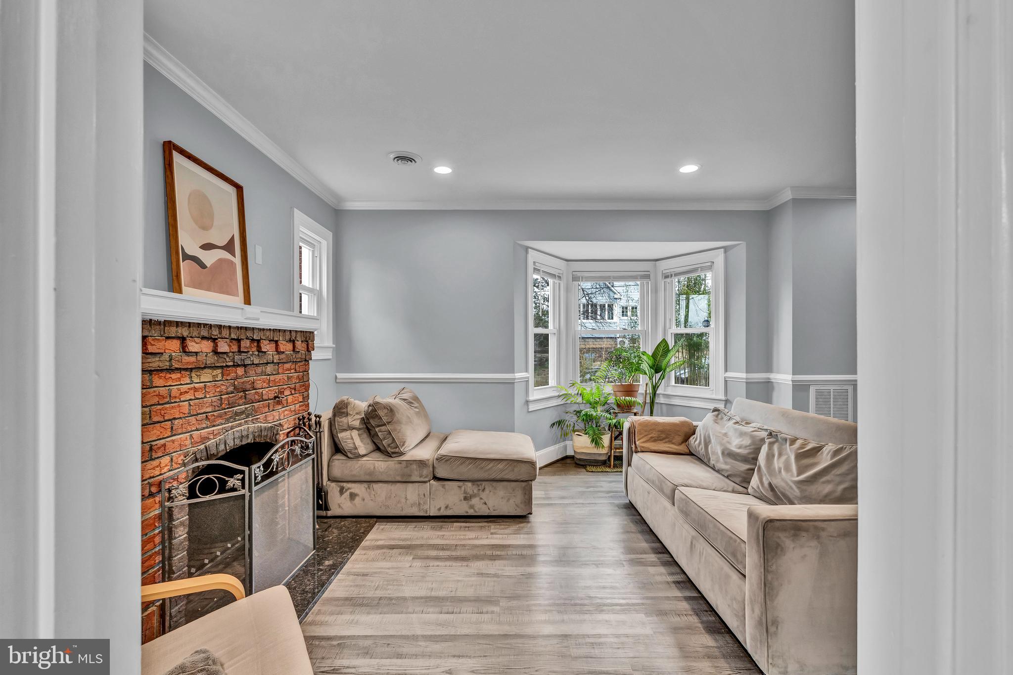 RIVERDALE - Residential