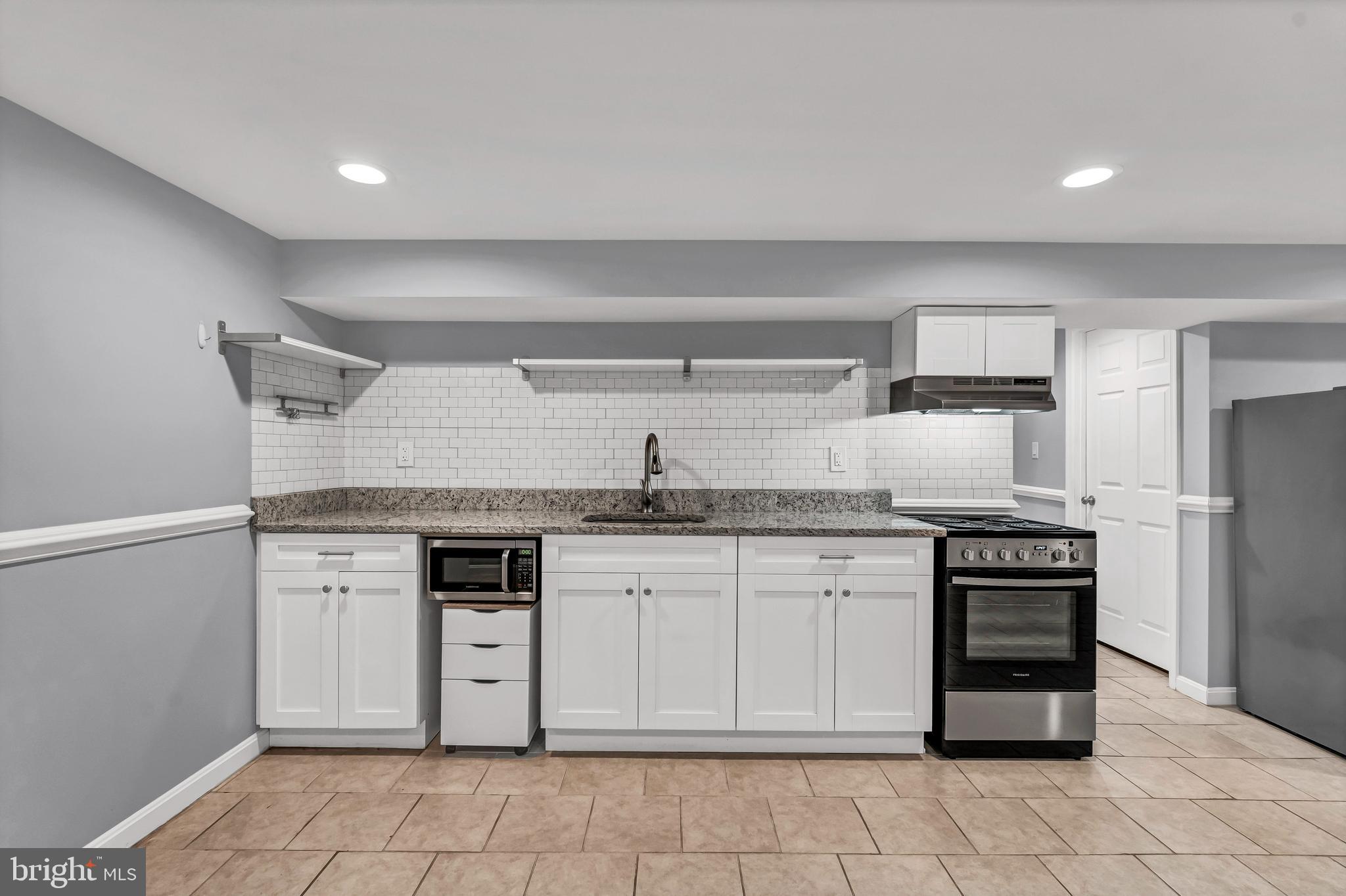 RIVERDALE - Residential