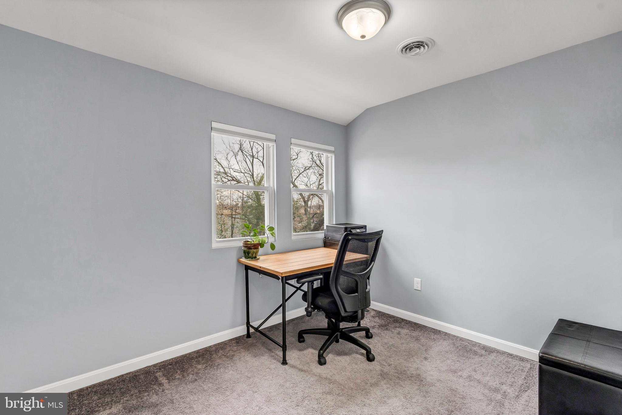 RIVERDALE - Residential