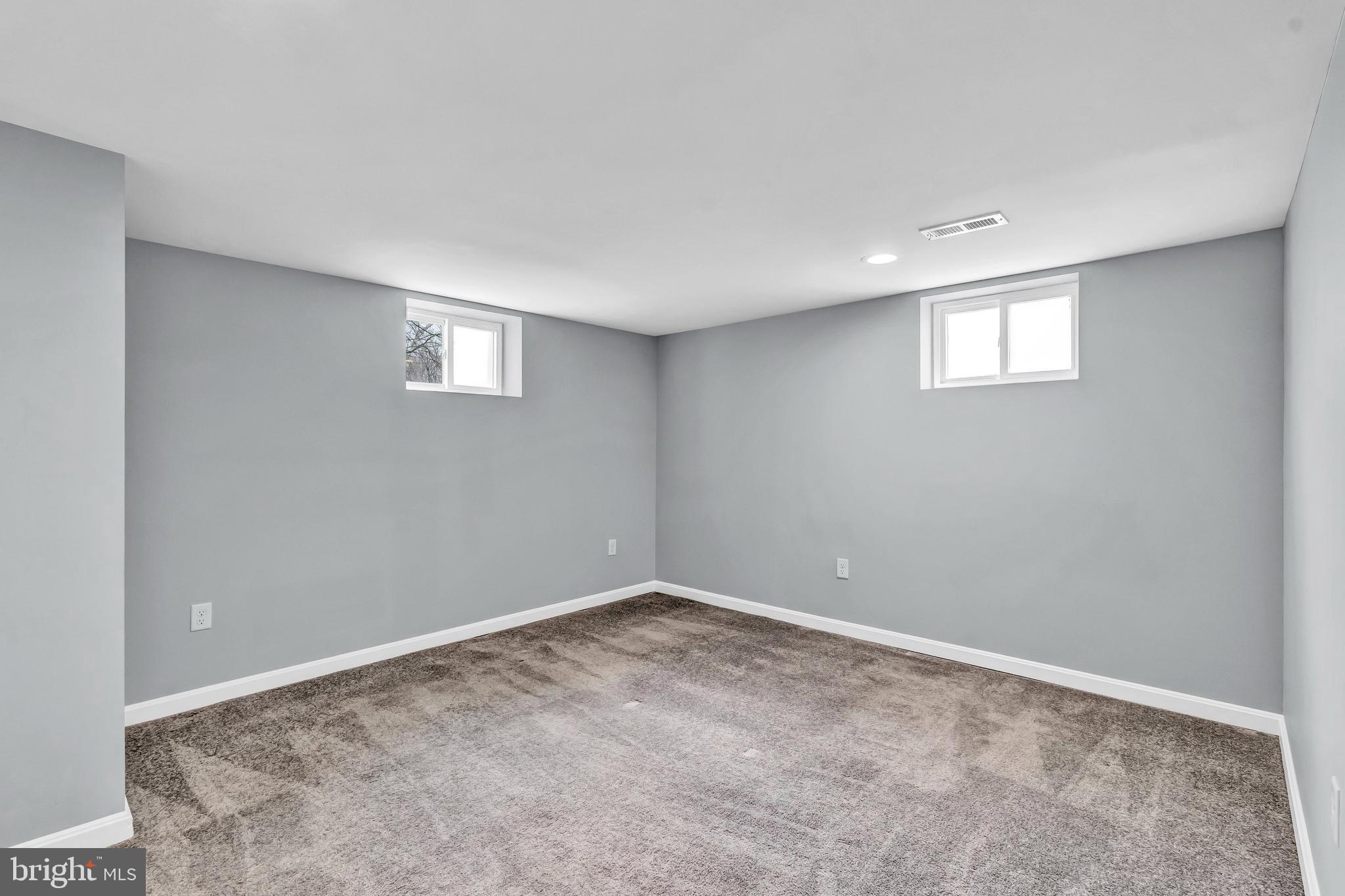 RIVERDALE - Residential