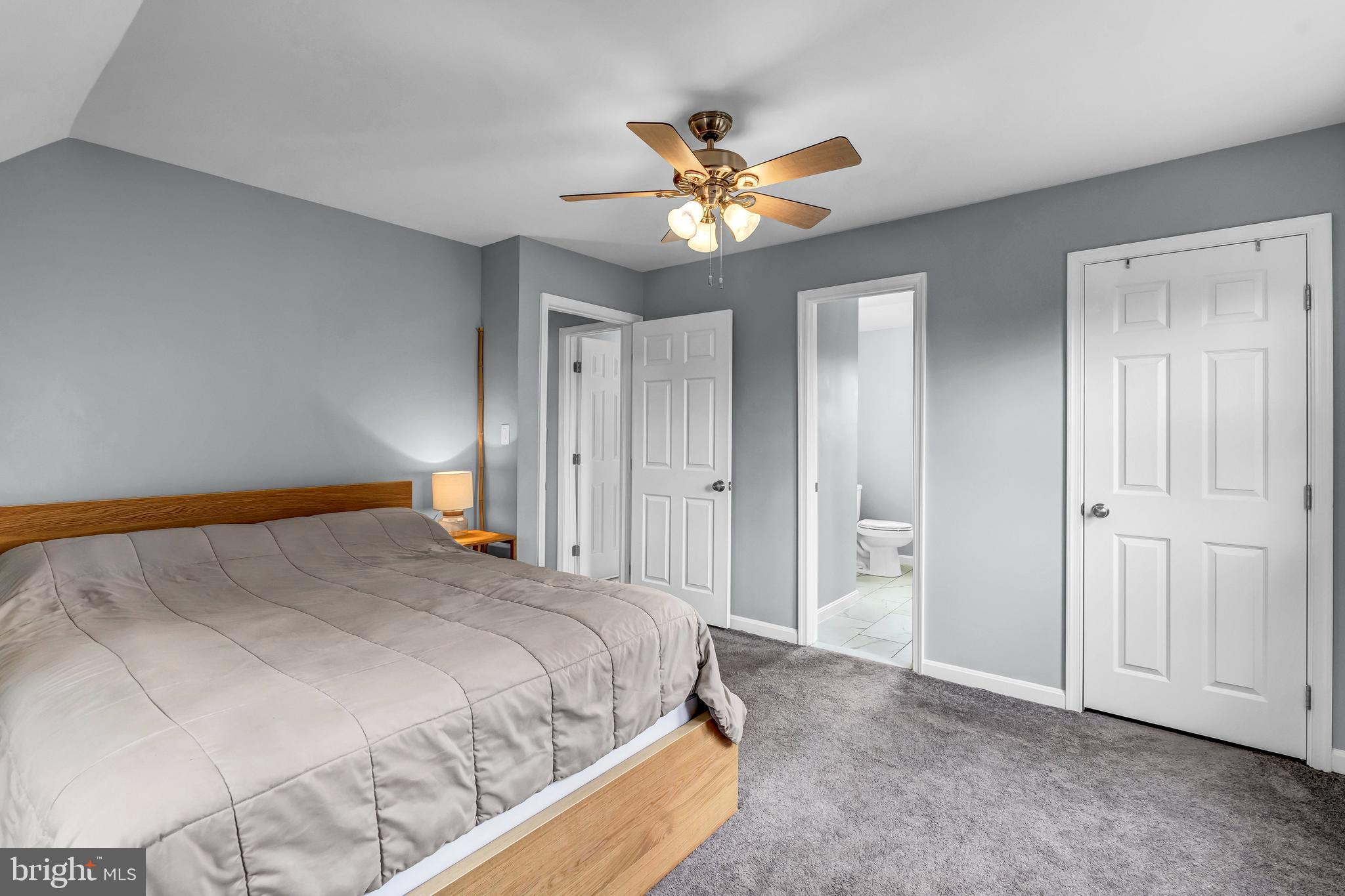 RIVERDALE - Residential