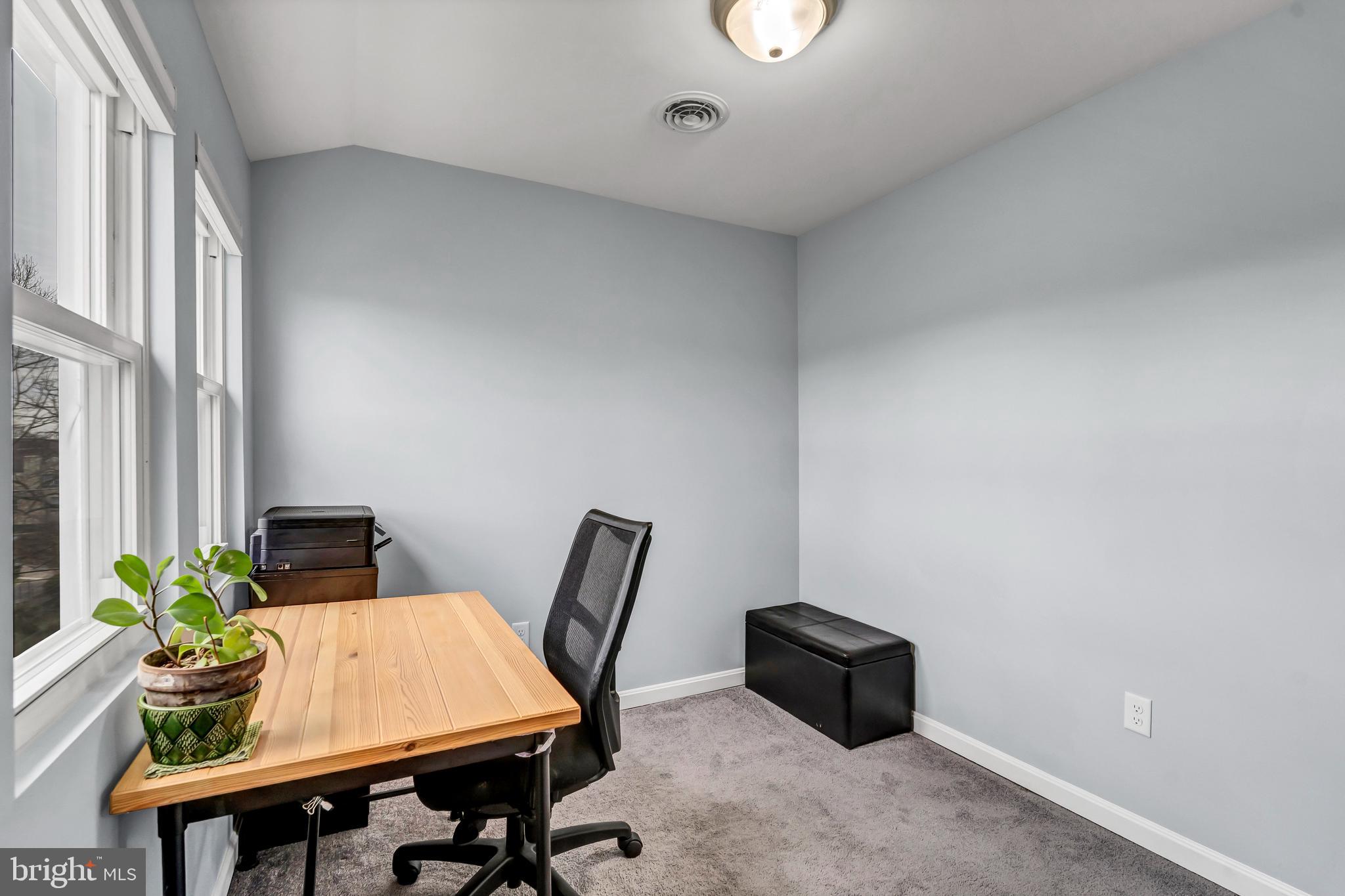 RIVERDALE - Residential