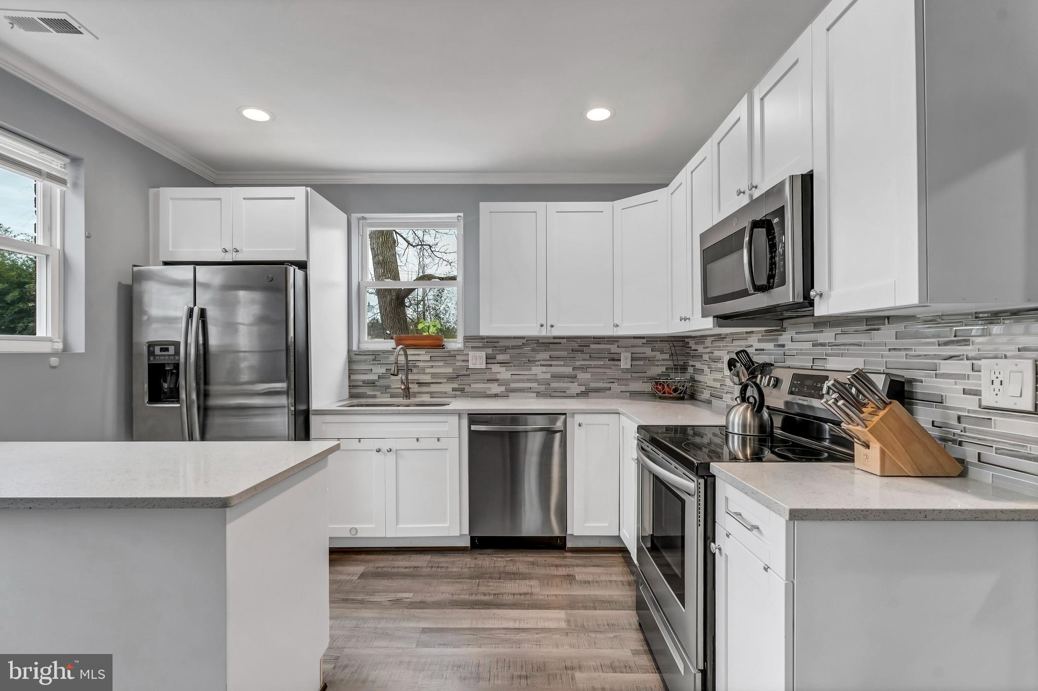 RIVERDALE - Residential