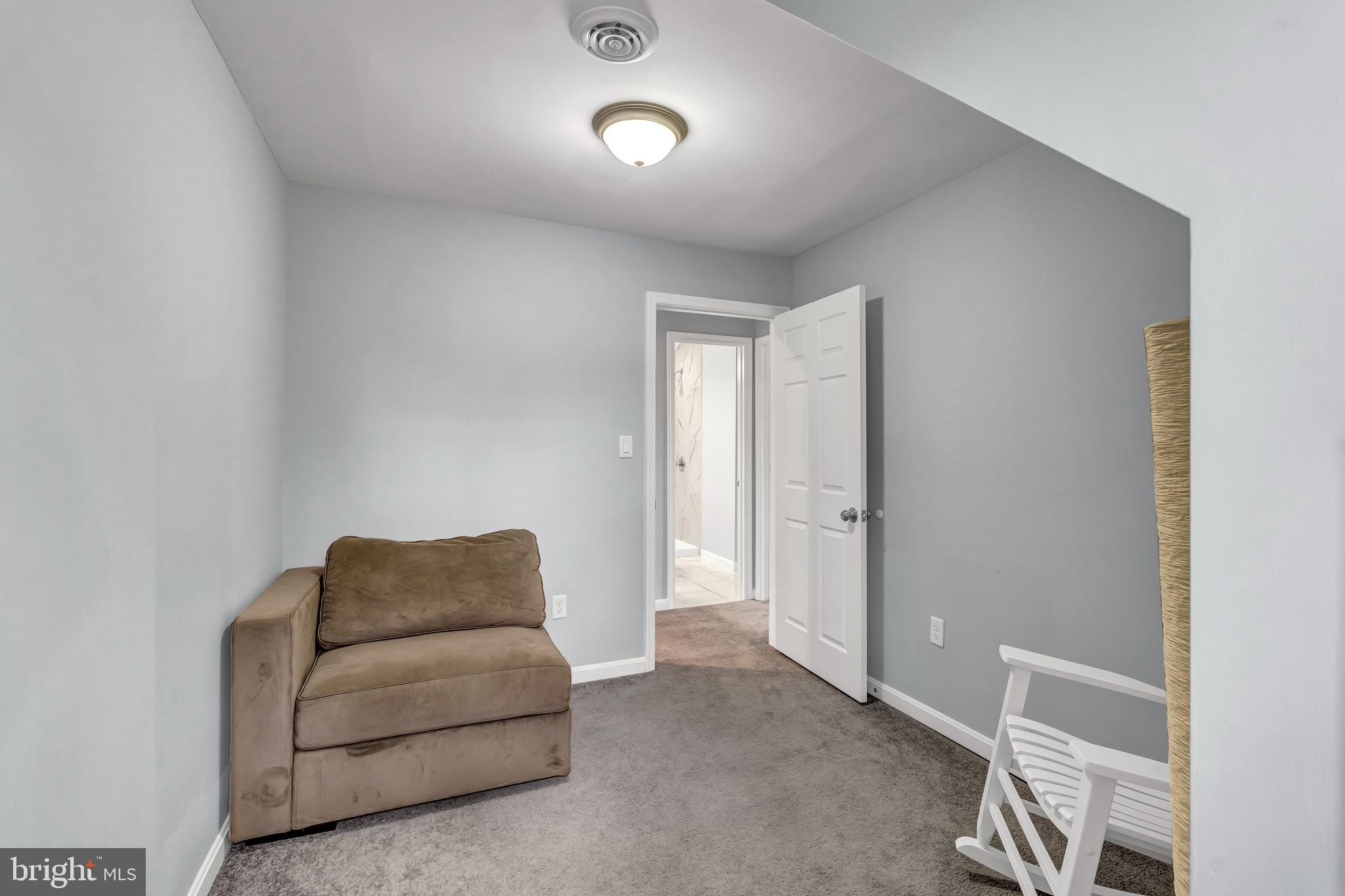 RIVERDALE - Residential