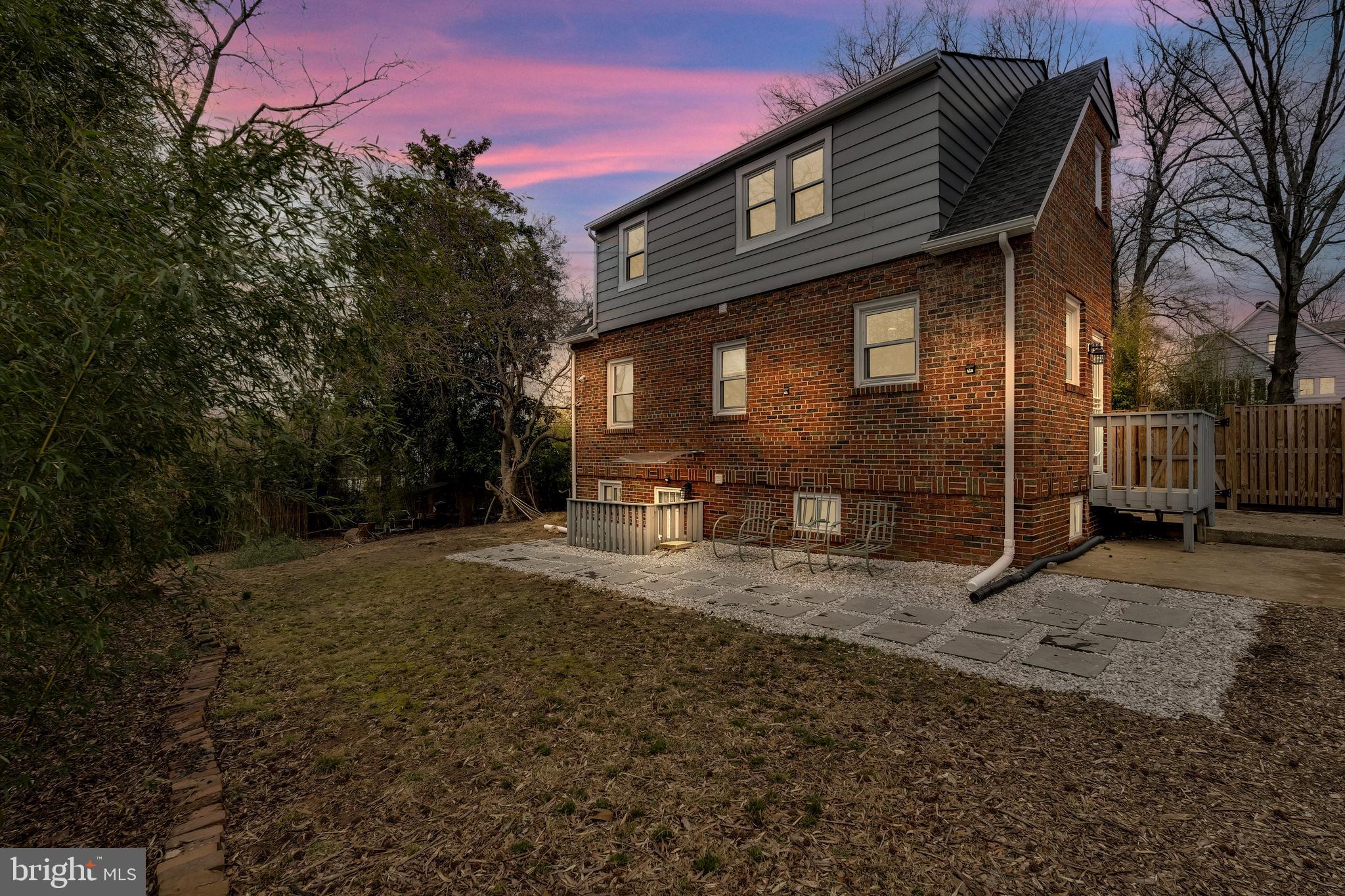 RIVERDALE - Residential