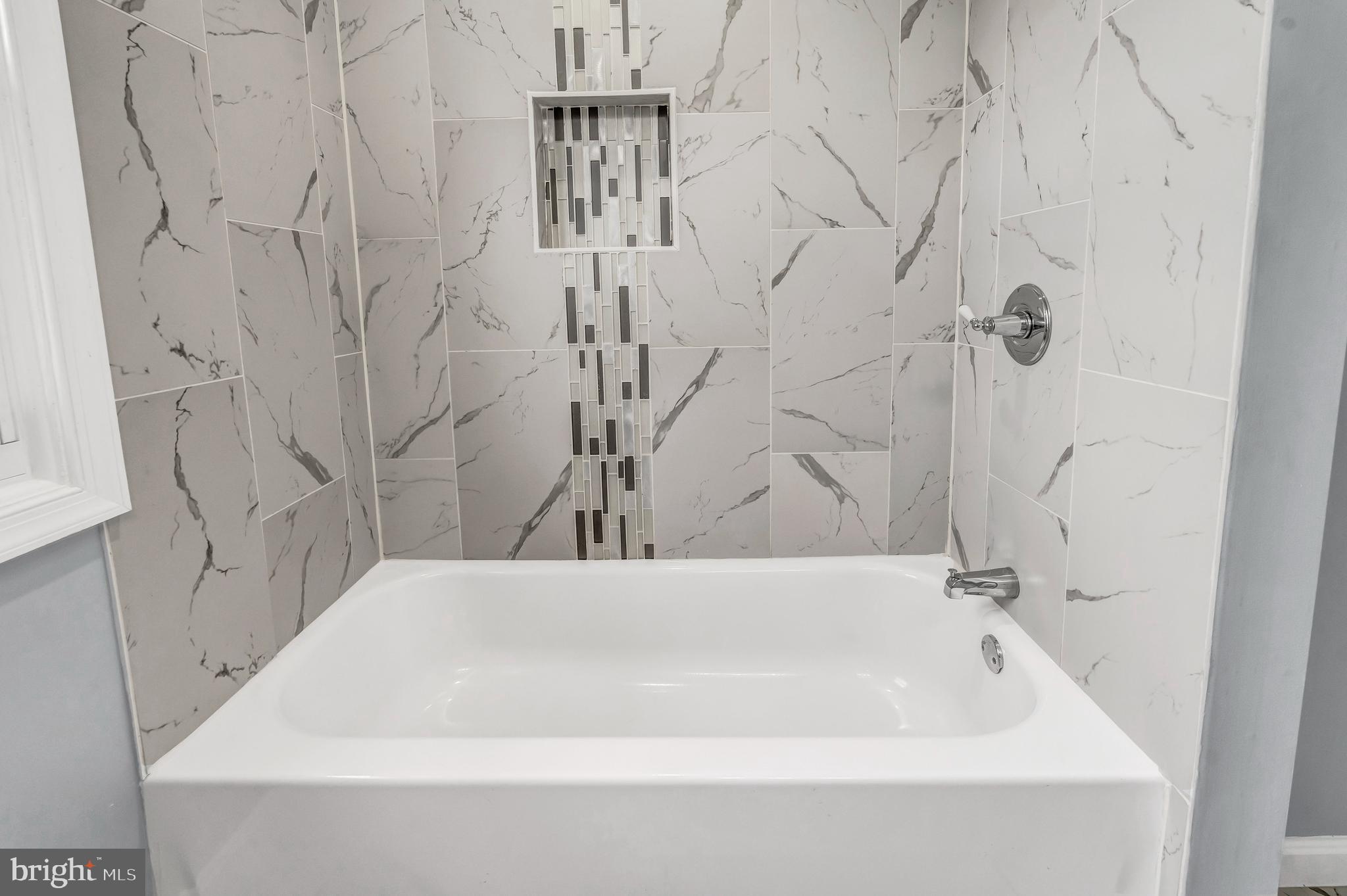 RIVERDALE - Residential