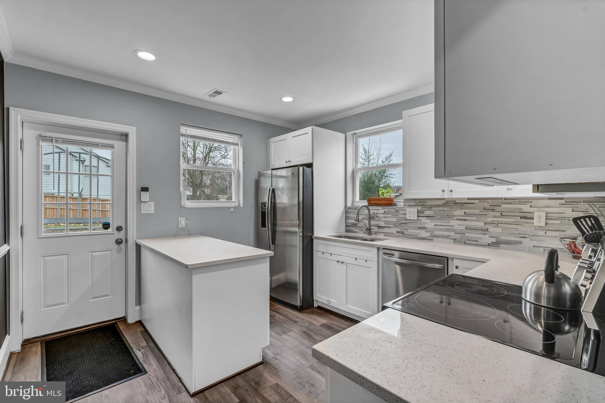 RIVERDALE - Residential