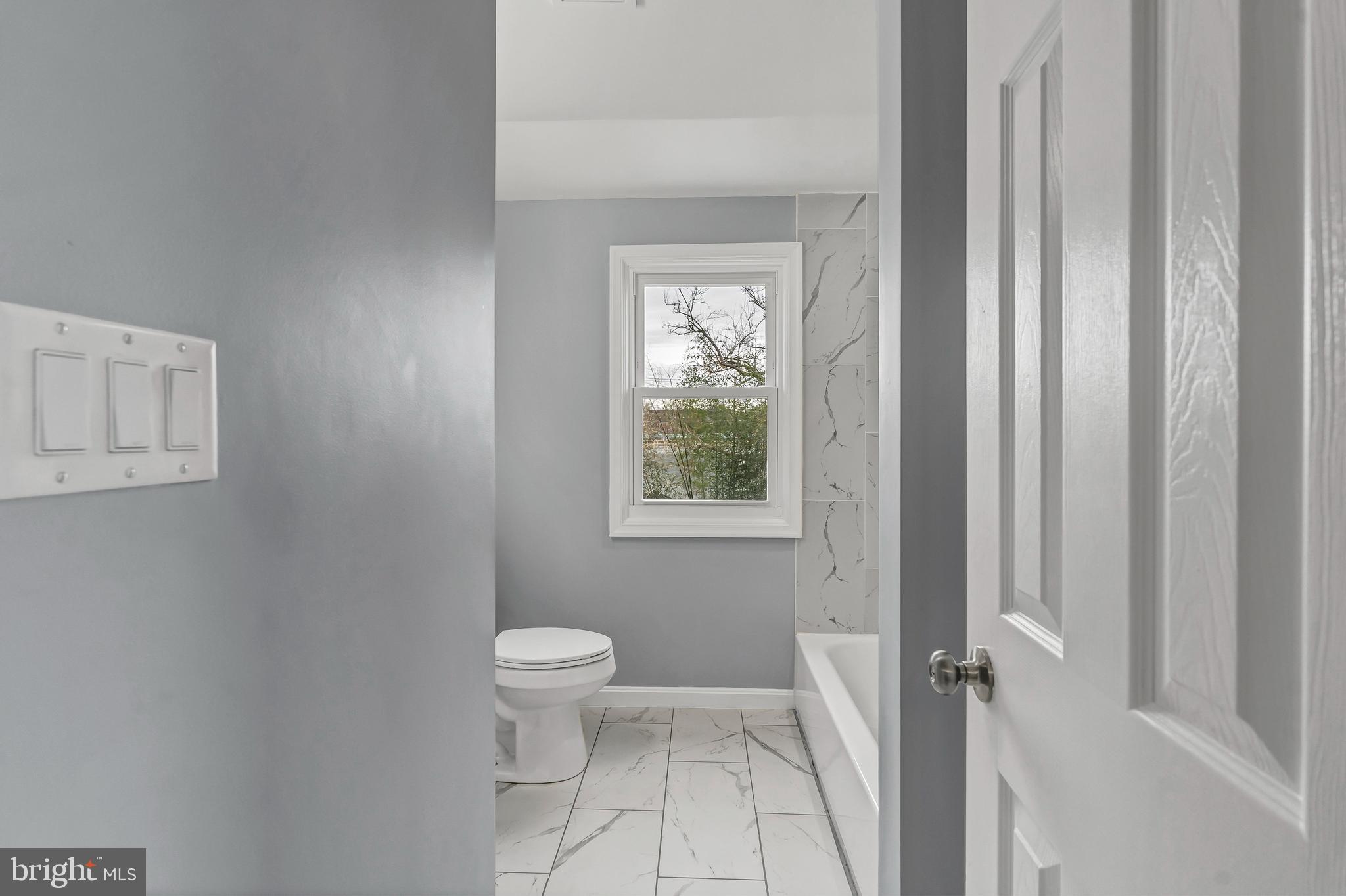 RIVERDALE - Residential