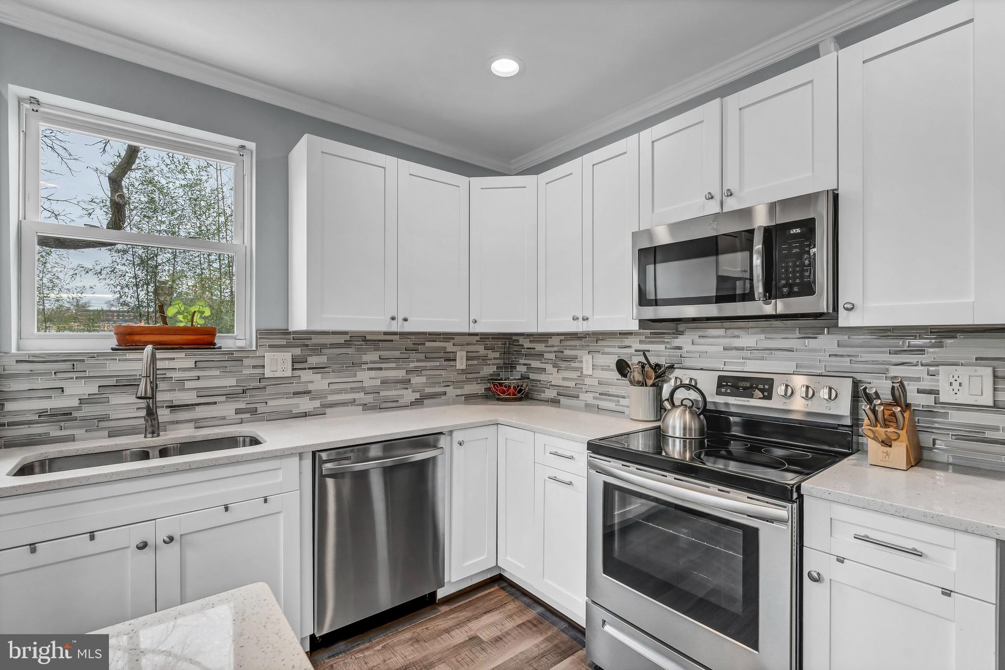 RIVERDALE - Residential