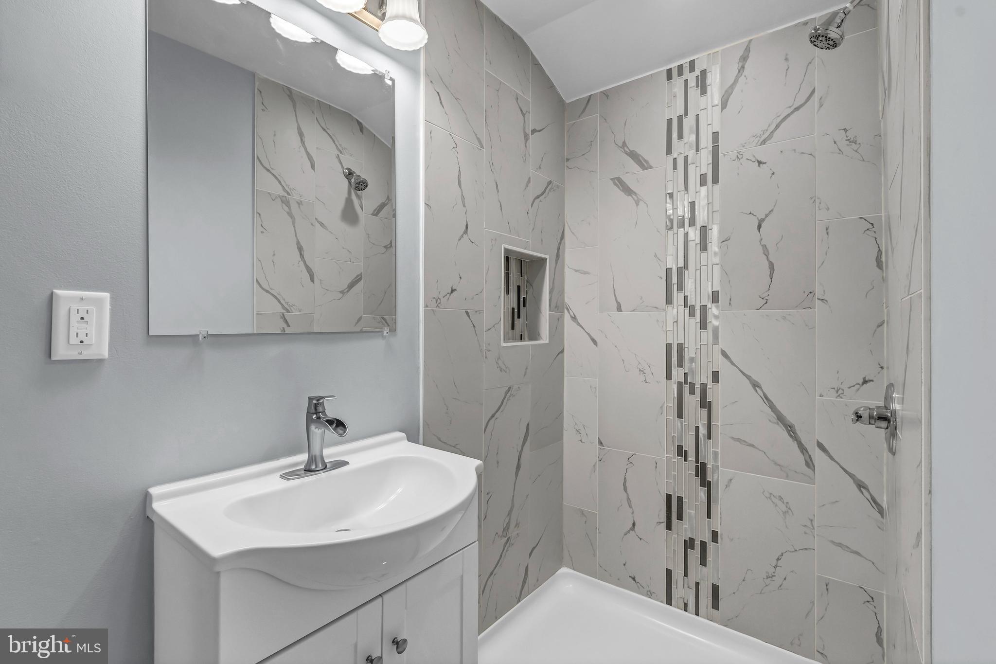 RIVERDALE - Residential