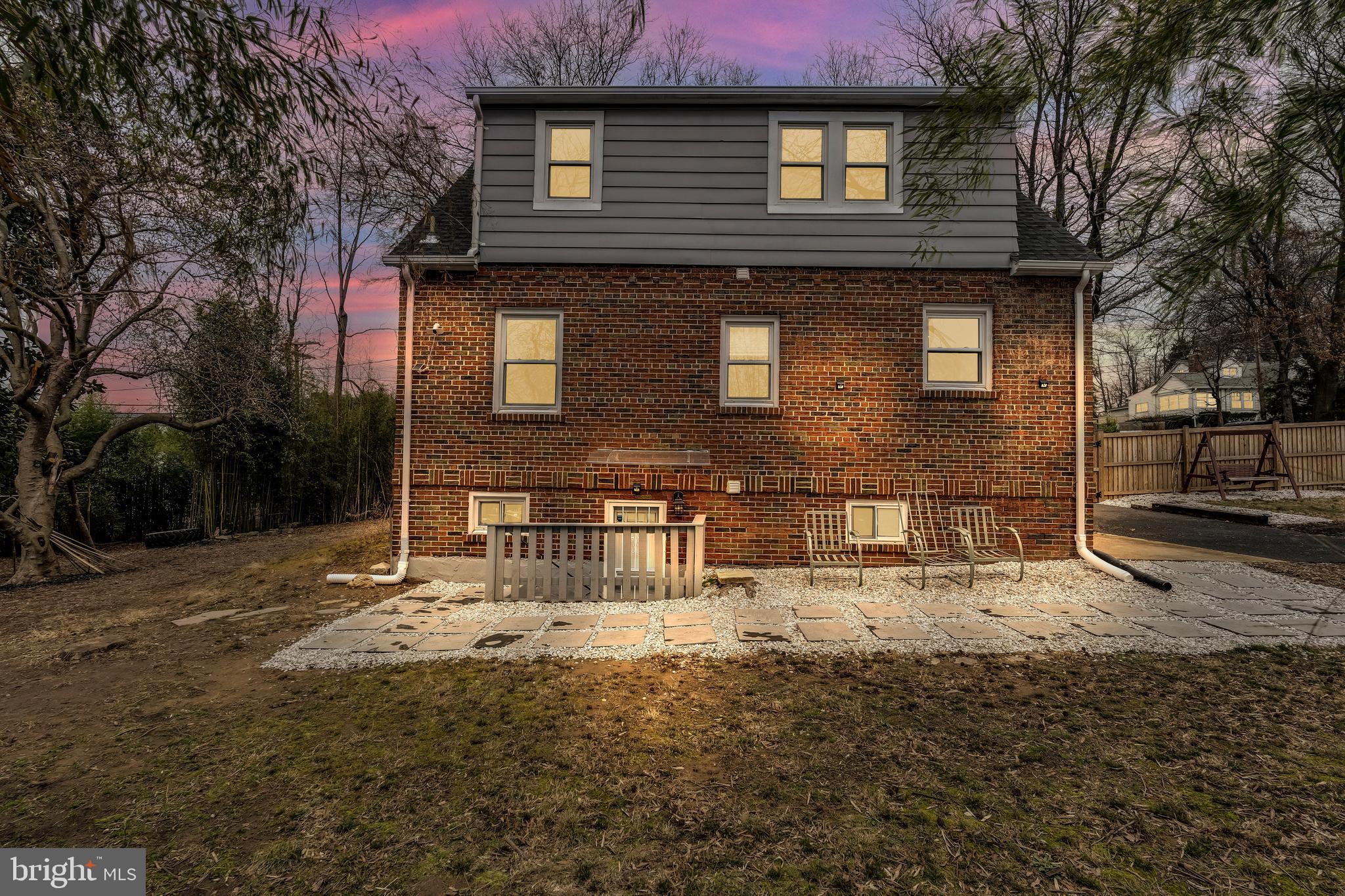 RIVERDALE - Residential