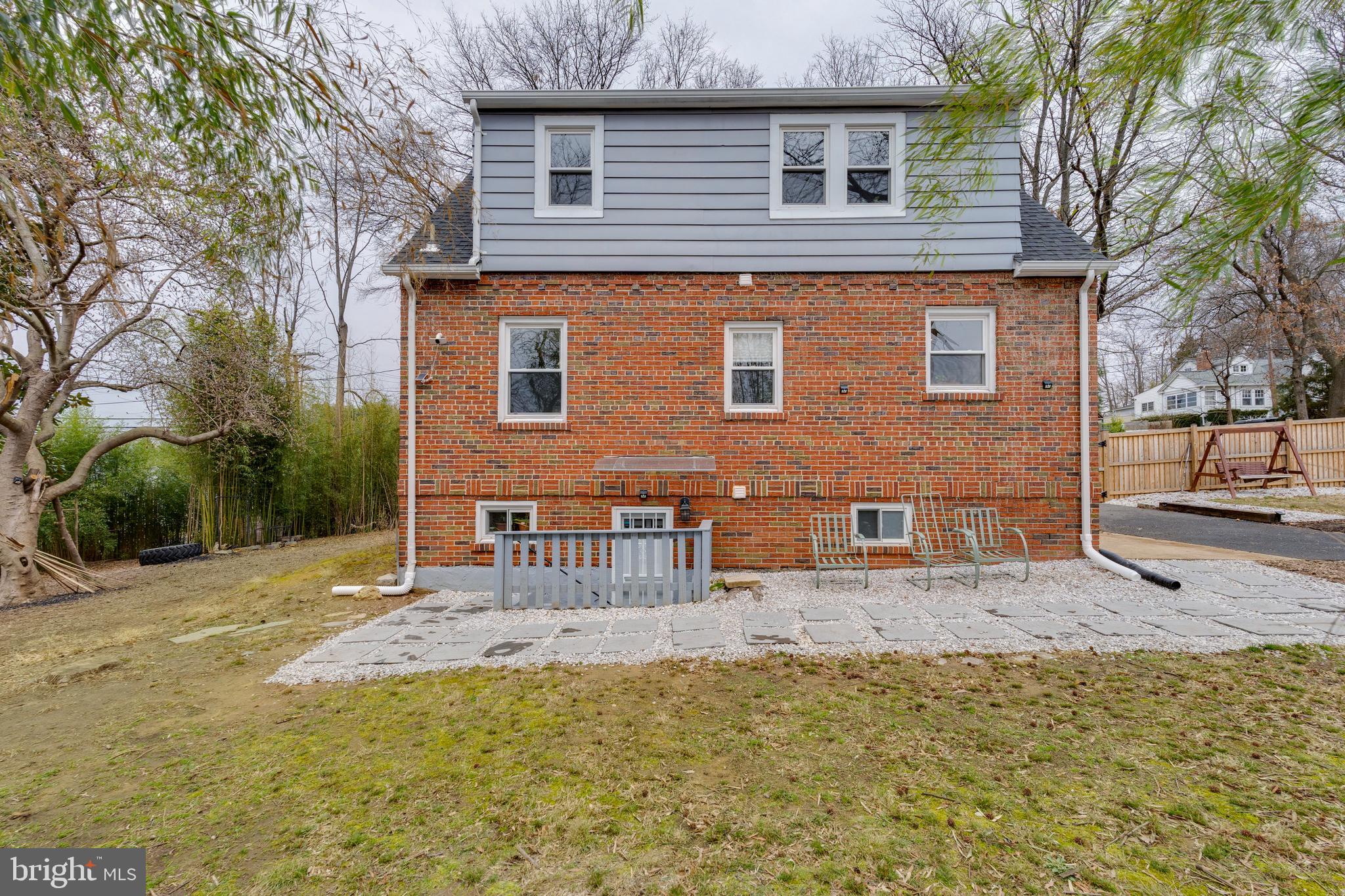 RIVERDALE - Residential