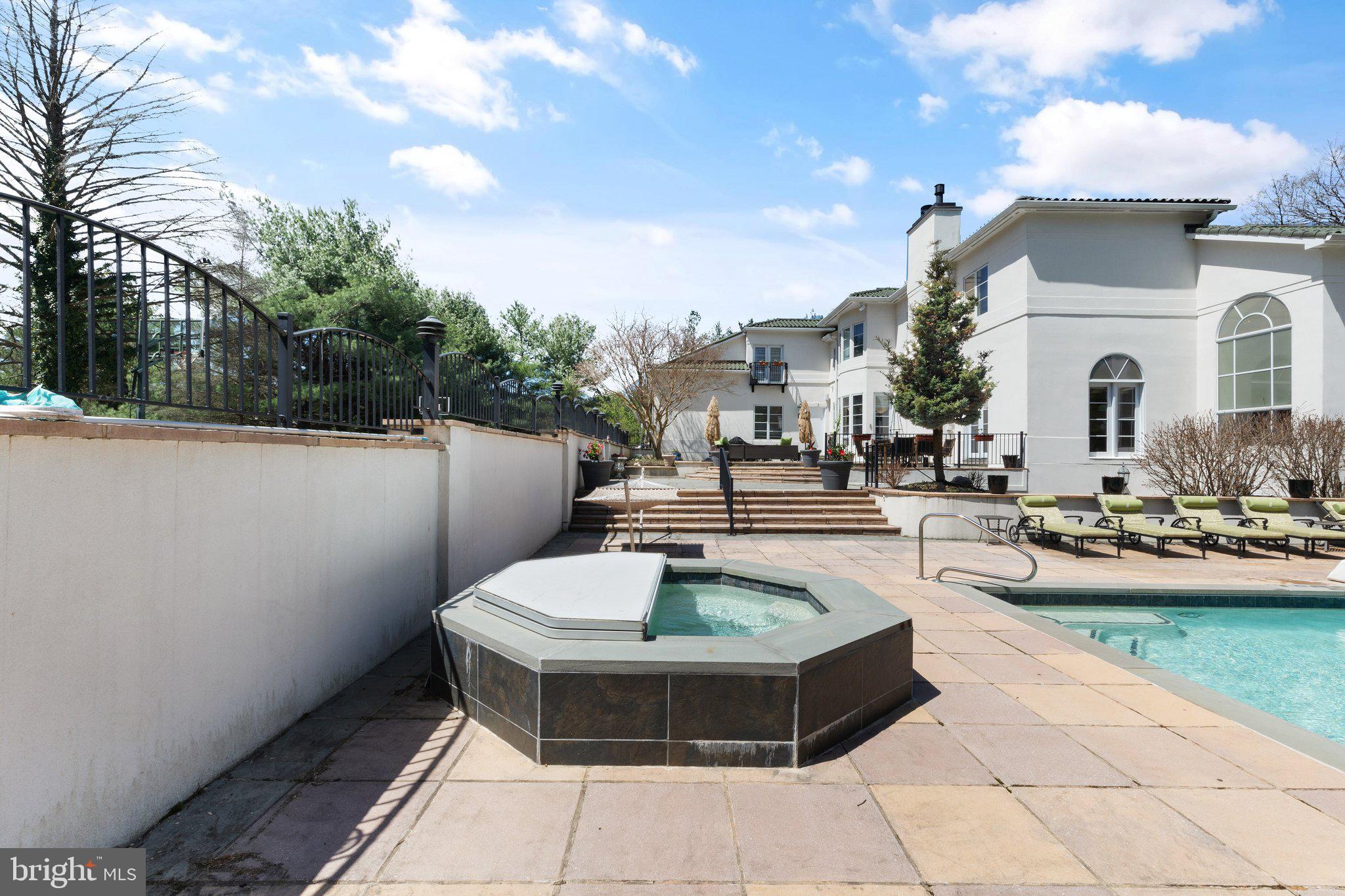 HILLSTEAD - Residential