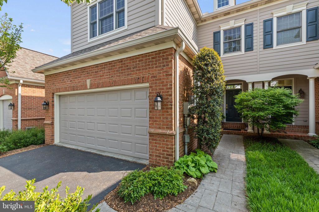 Photo of 642 NORTHFIELD RD, LITITZ, PA 17543 (MLS # PALA2034854)