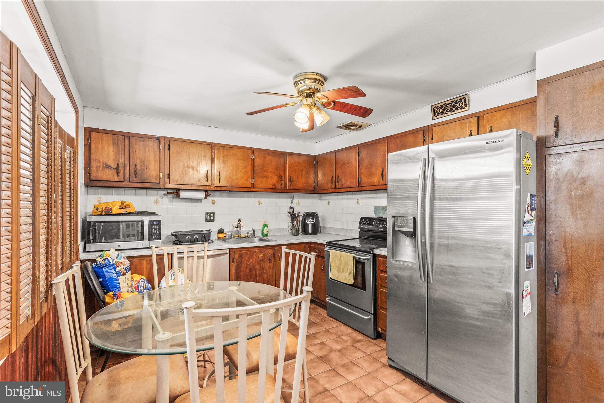 LODGE FOREST MANOR - Residential