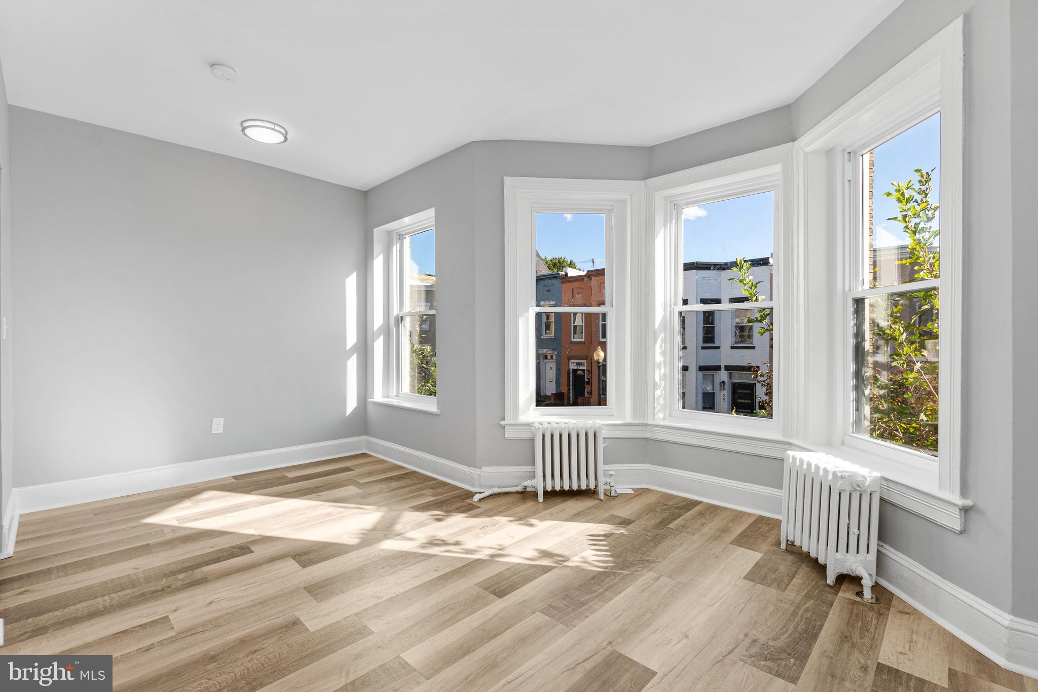 22 TODD PLACE NE