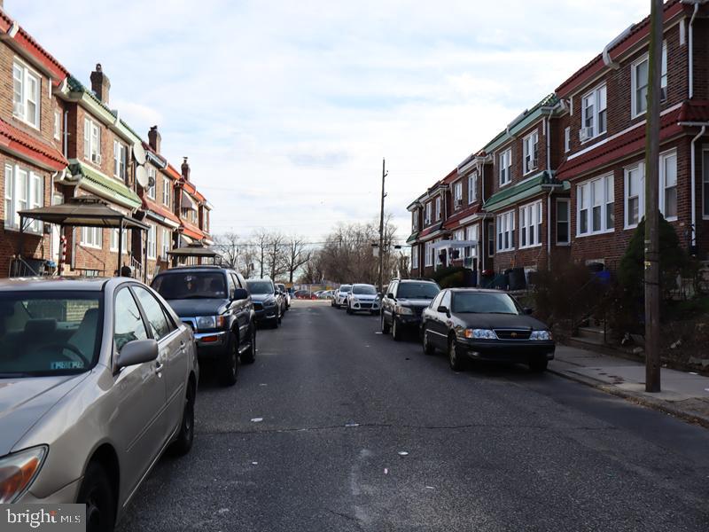 221 KENILWORTH AVENUE