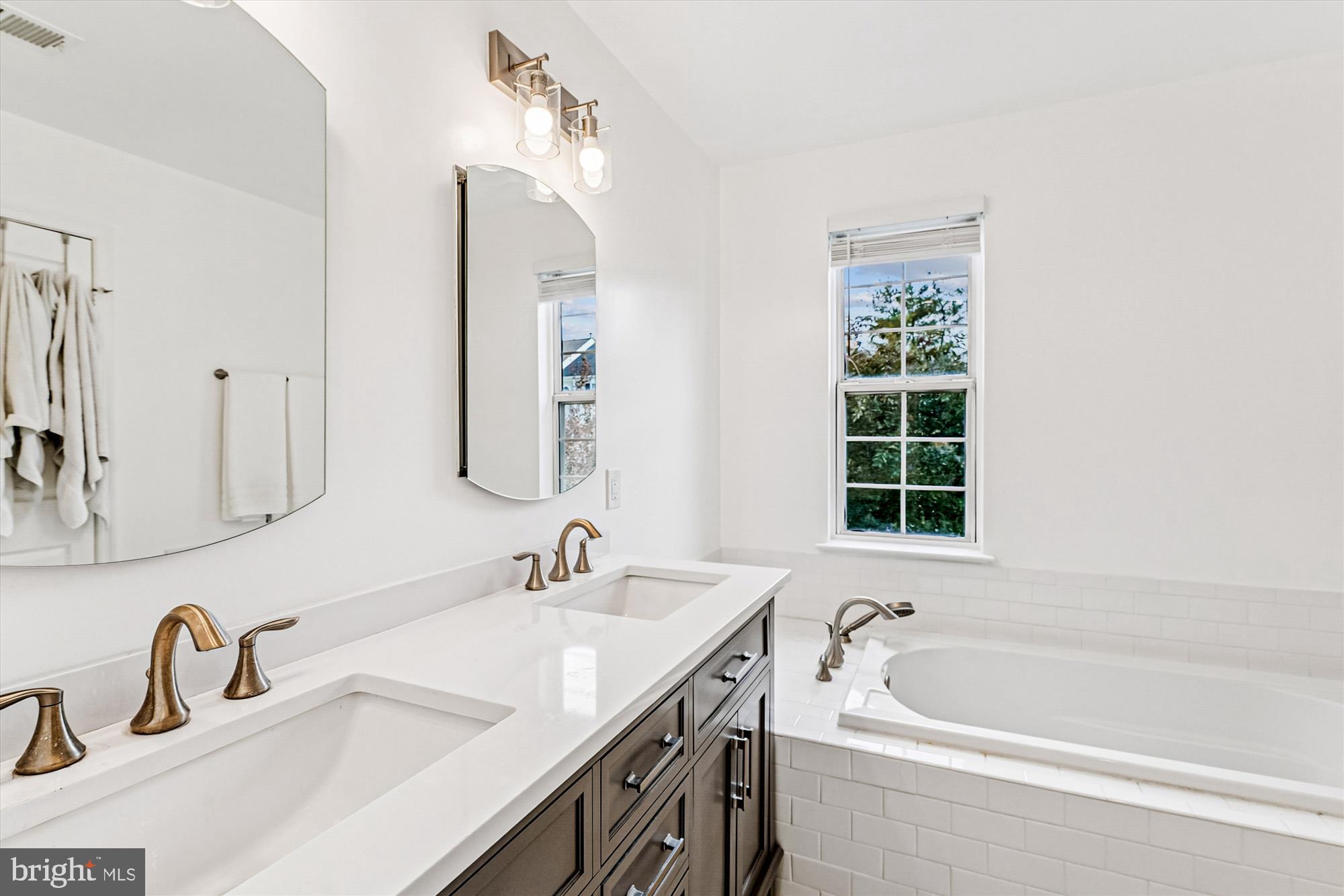 SOUTHLAKE AT MONTCLAIR - Residential