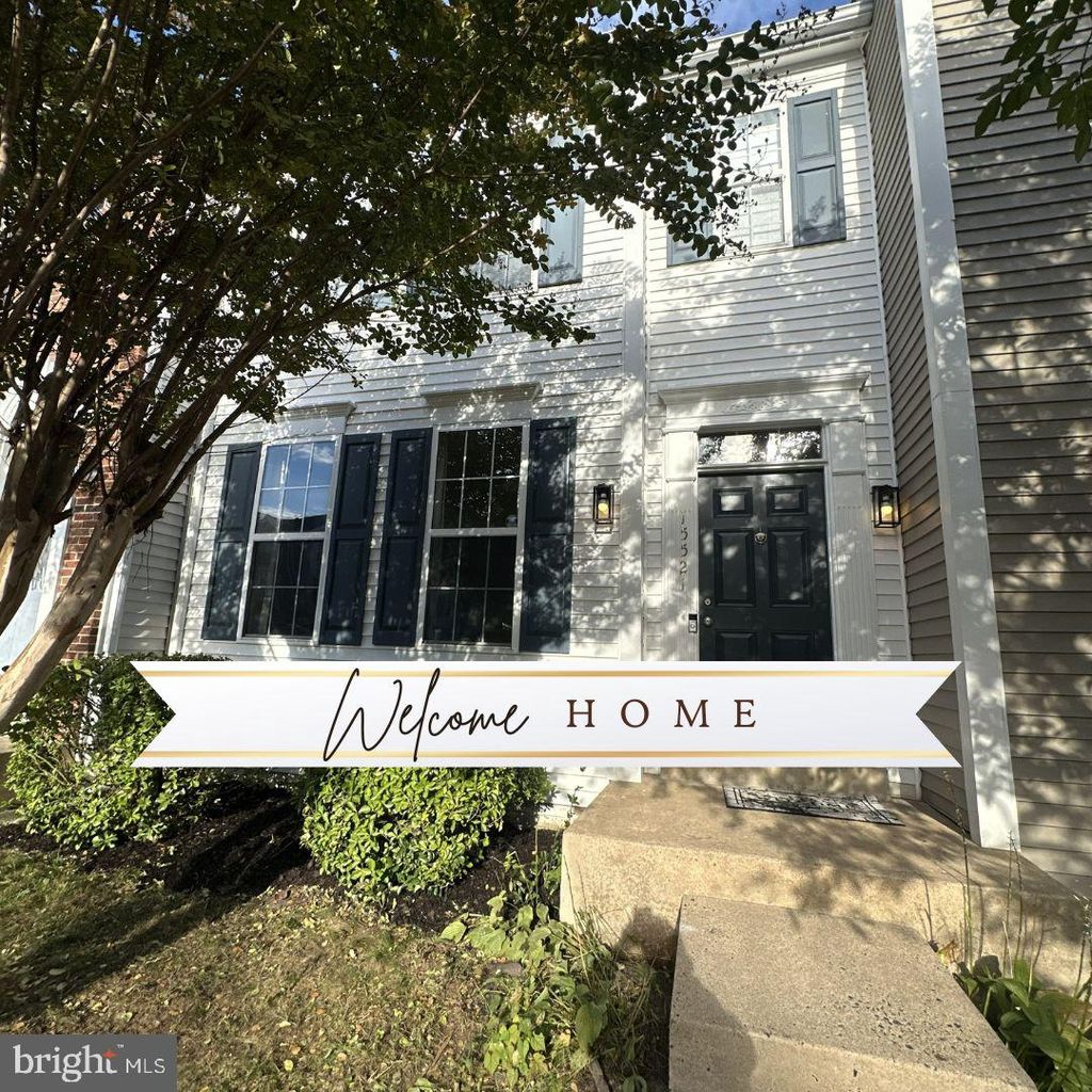 Photo of 15521 Port Washington Court, DUMFRIES, VA 22025 (MLS # VAPW2106728)
