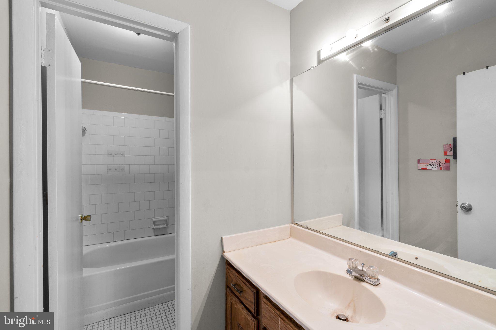 ASHFORD - Residential