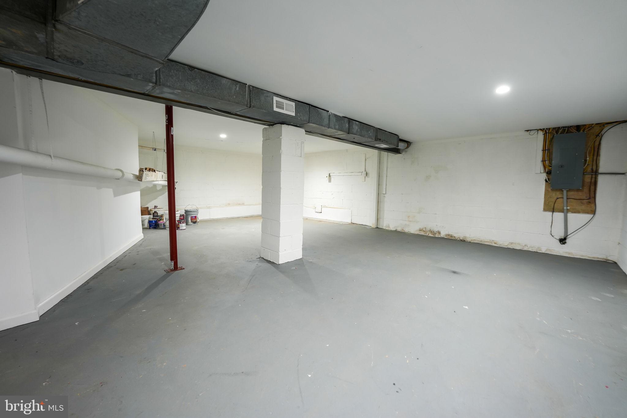 STRATFORD ON THE POTOMAC - Residential Lease