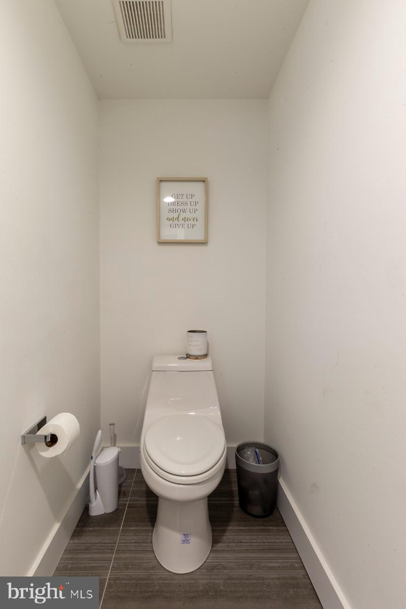 OLDE KENSINGTON - Residential Lease