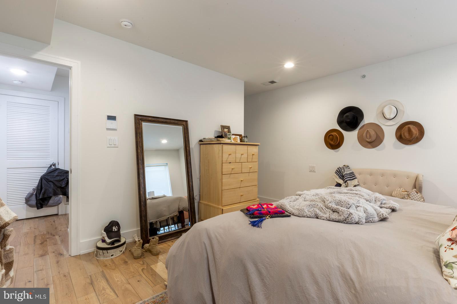 OLDE KENSINGTON - Residential Lease