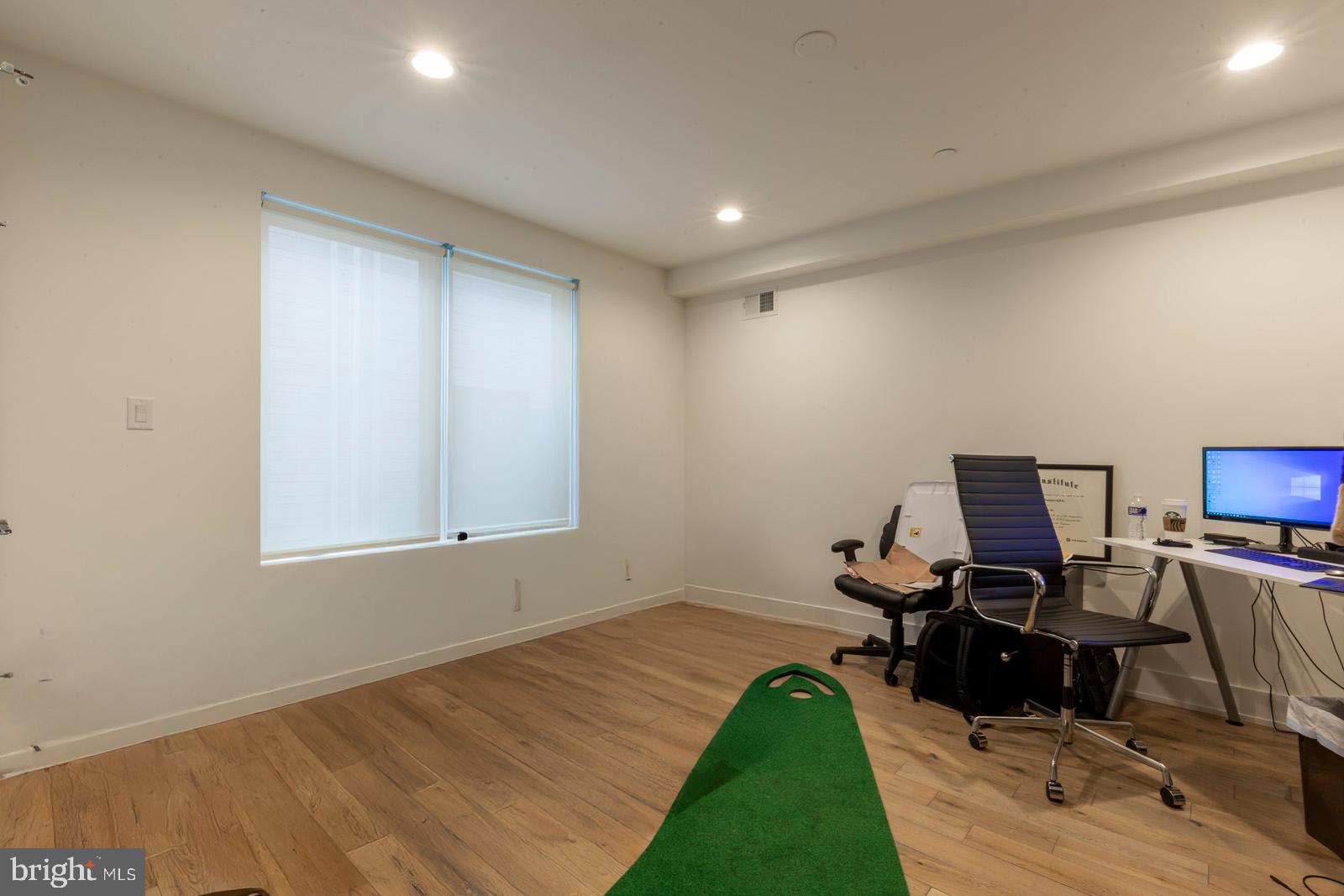 OLDE KENSINGTON - Residential Lease