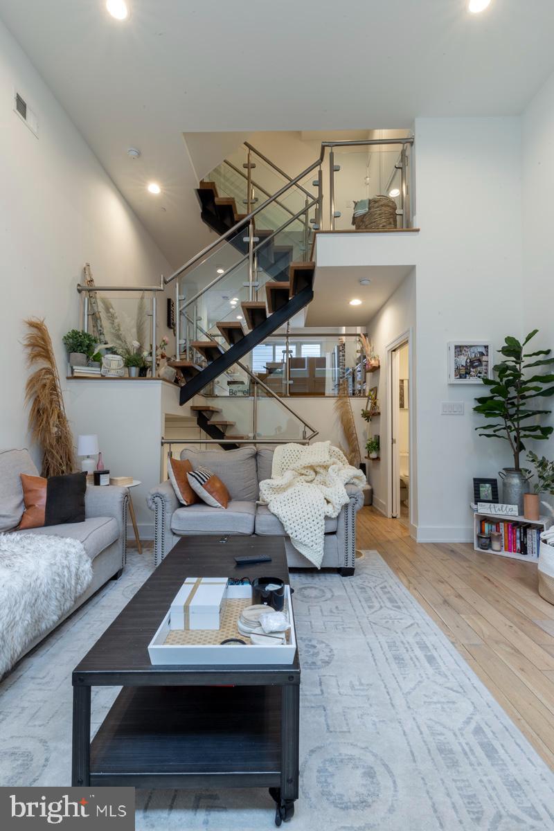 OLDE KENSINGTON - Residential Lease