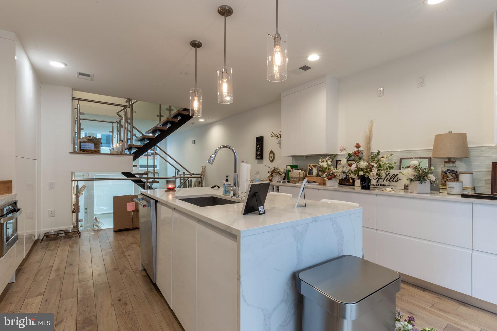 OLDE KENSINGTON - Residential Lease