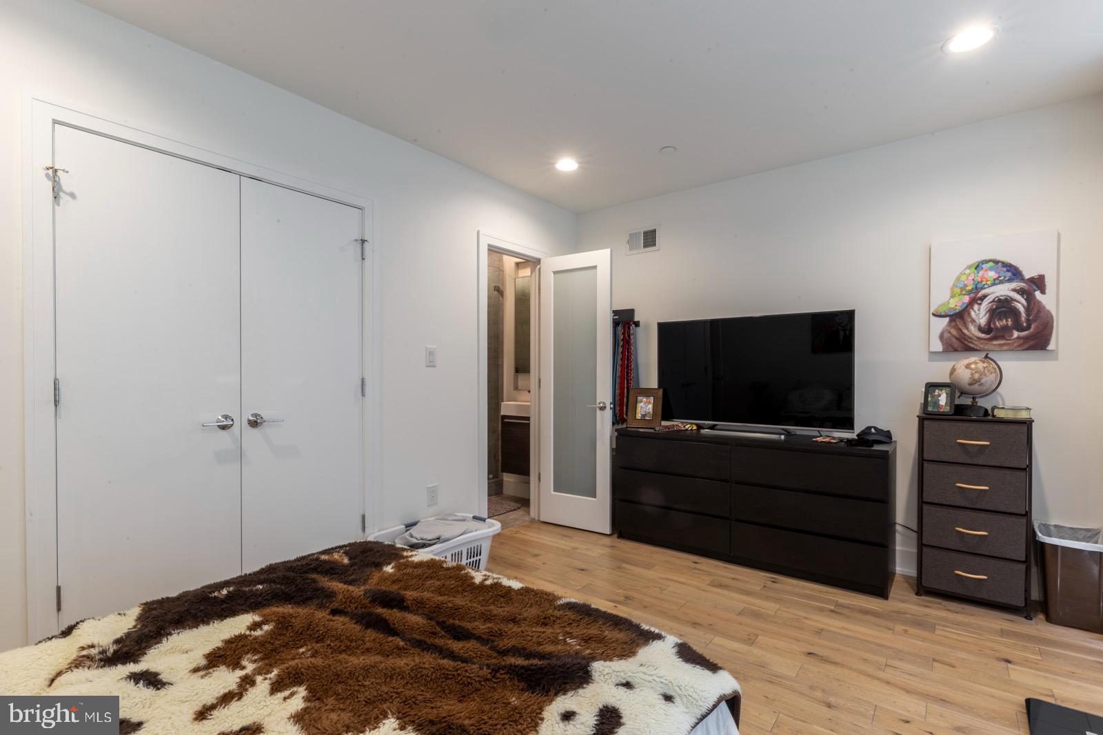 OLDE KENSINGTON - Residential Lease