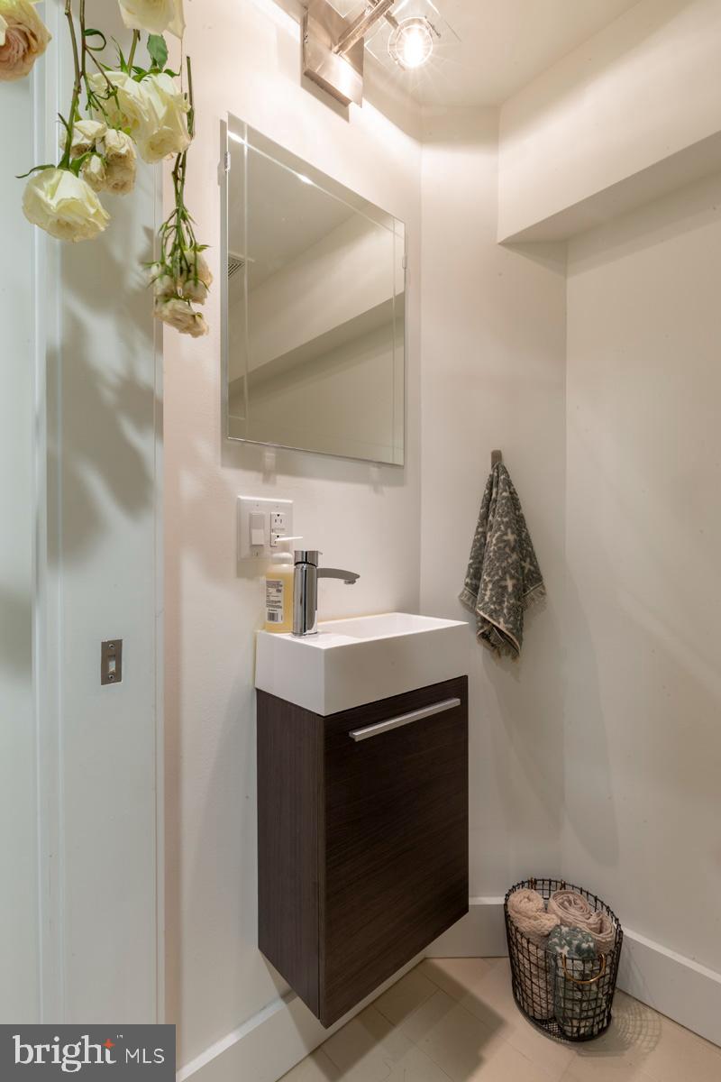 OLDE KENSINGTON - Residential Lease