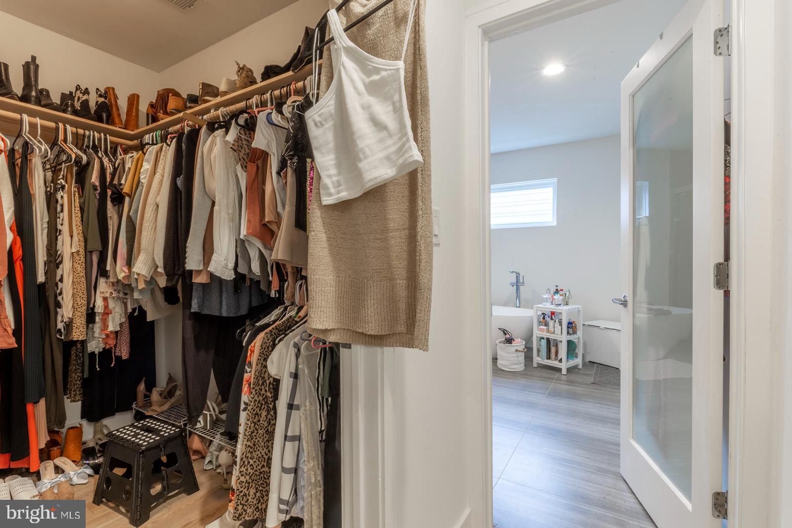 OLDE KENSINGTON - Residential Lease