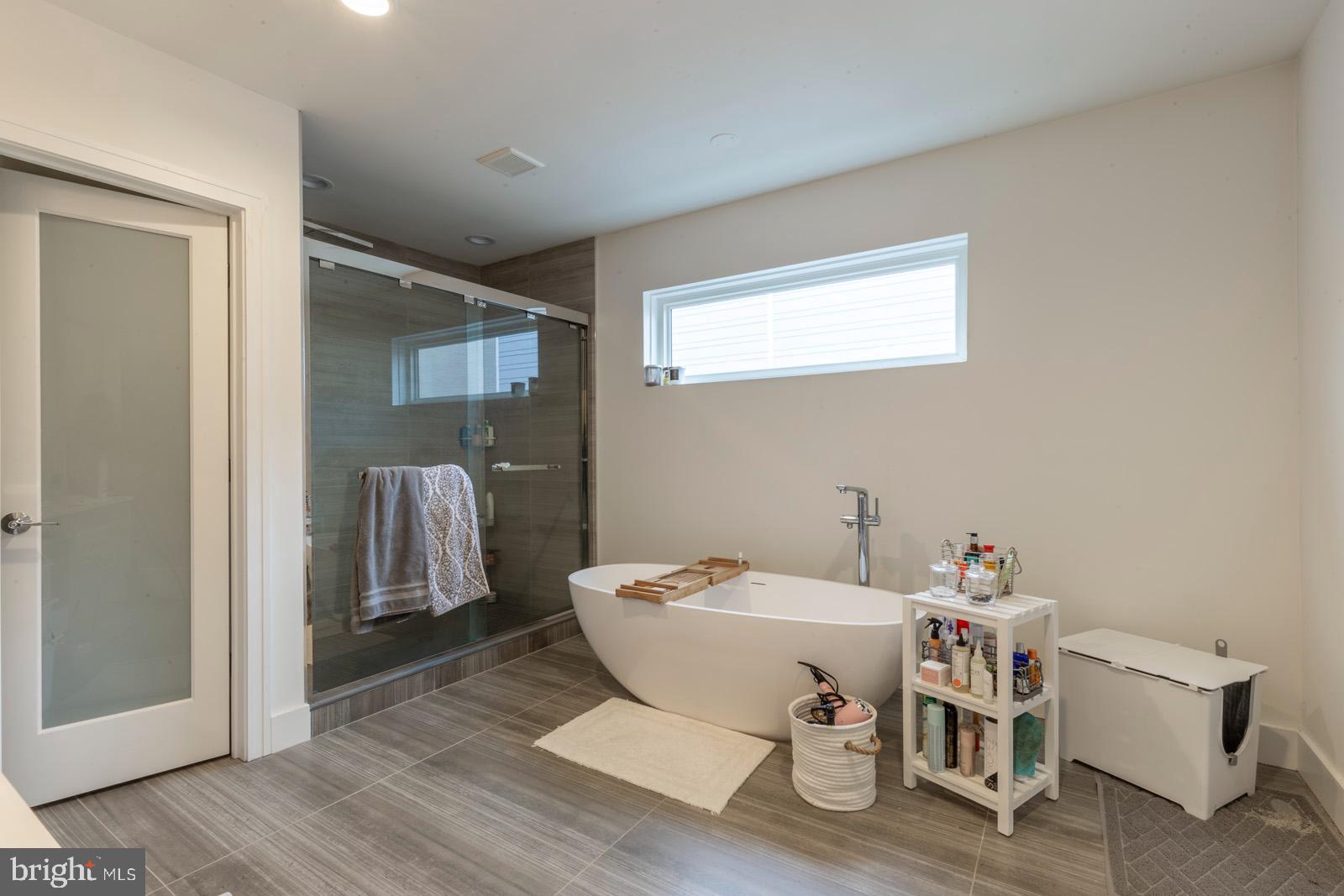 OLDE KENSINGTON - Residential Lease