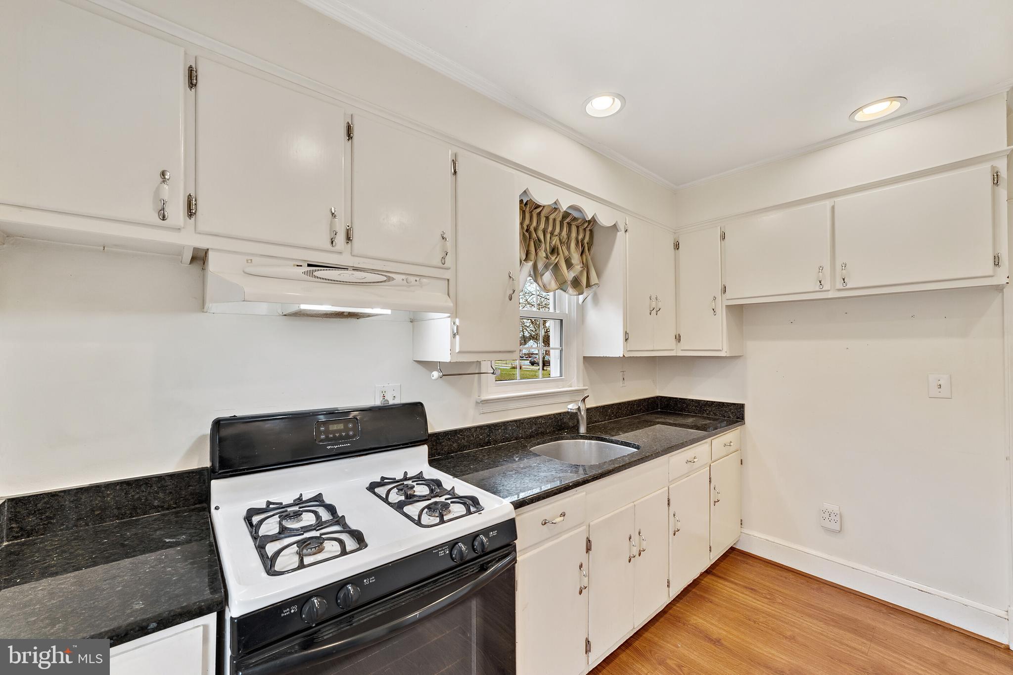 FOXHILLS - Residential