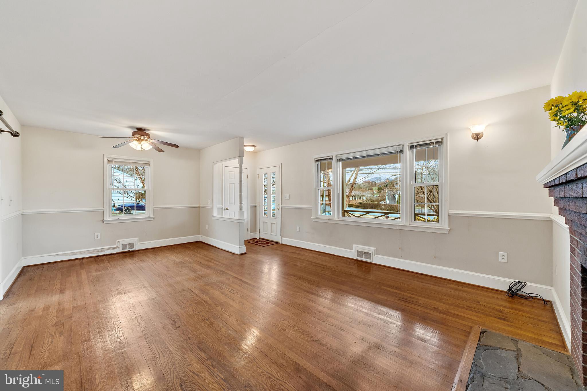 FOXHILLS - Residential