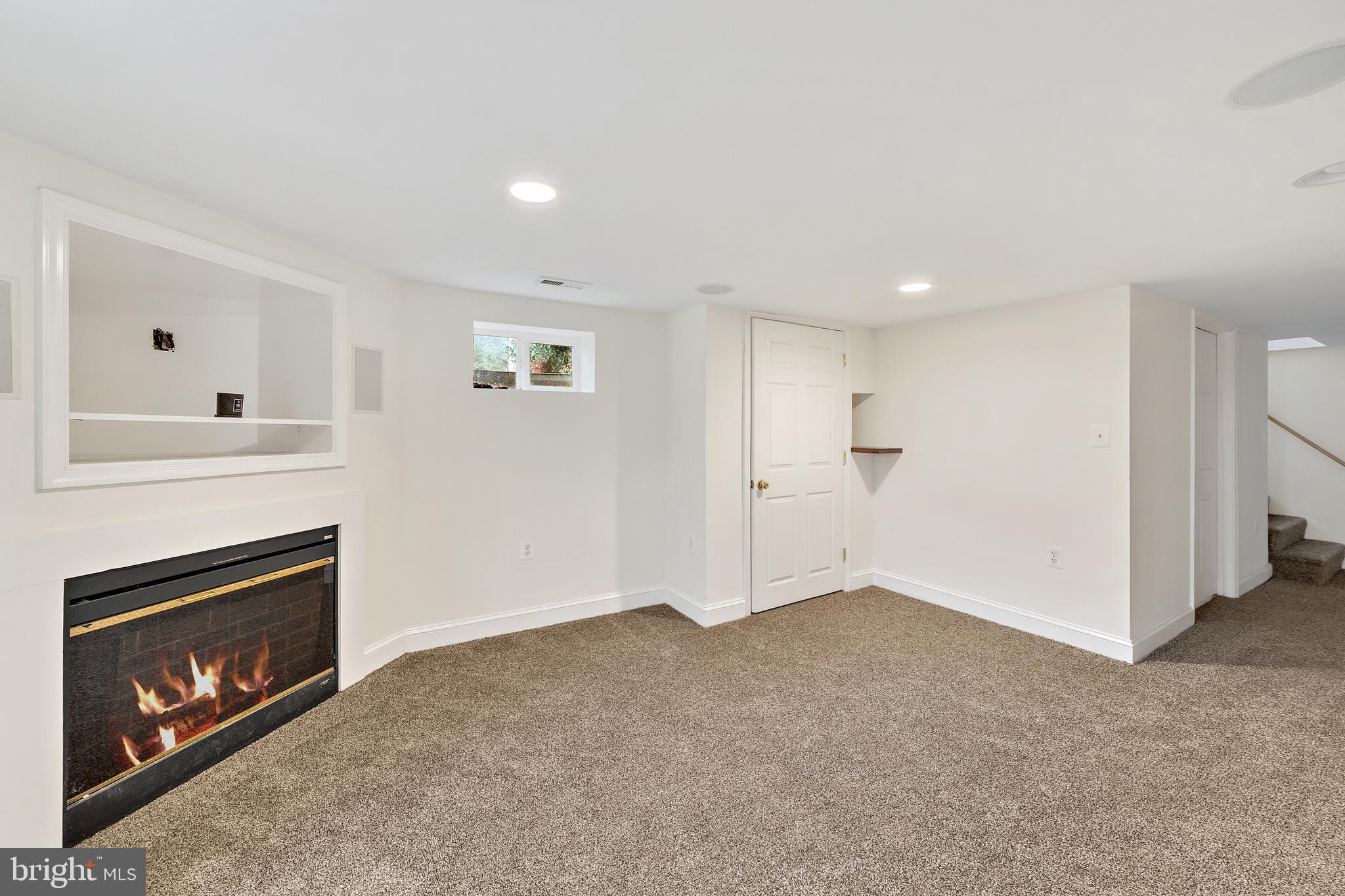 FOXHILLS - Residential