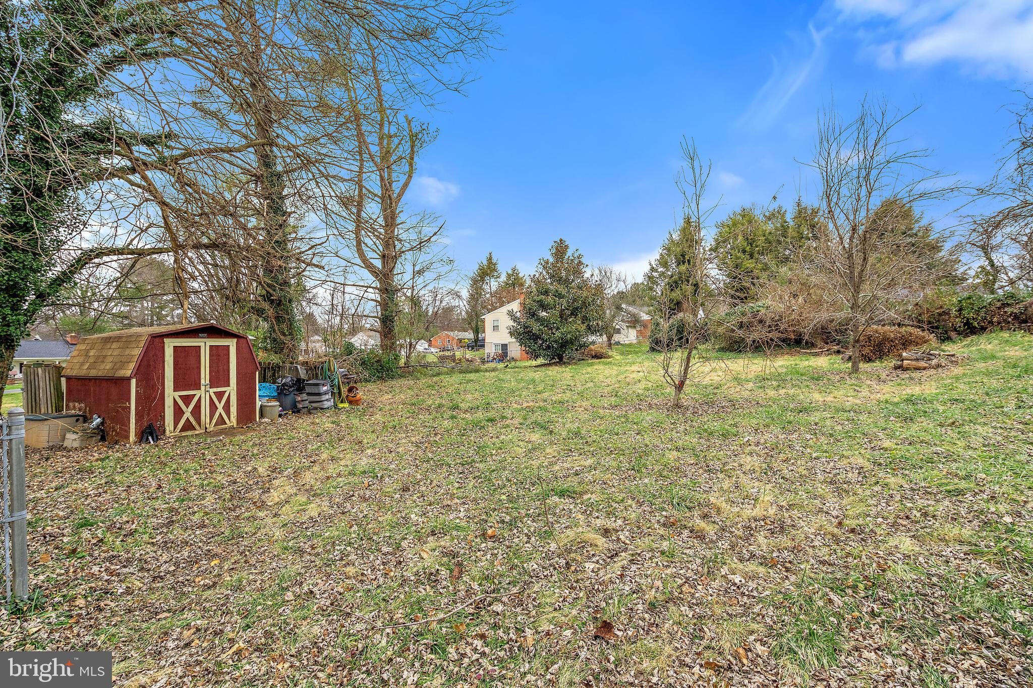 FOXHILLS - Residential