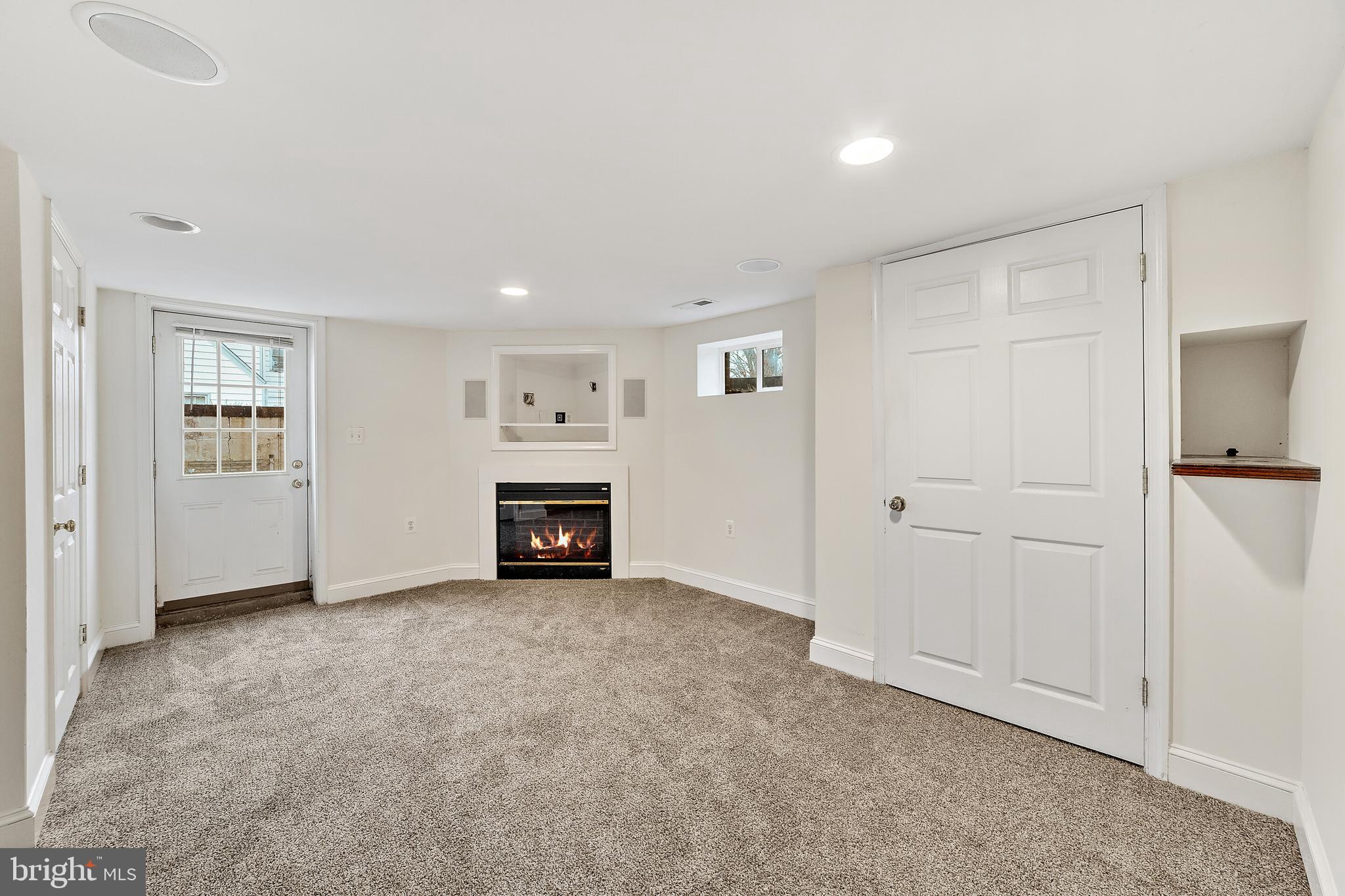 FOXHILLS - Residential