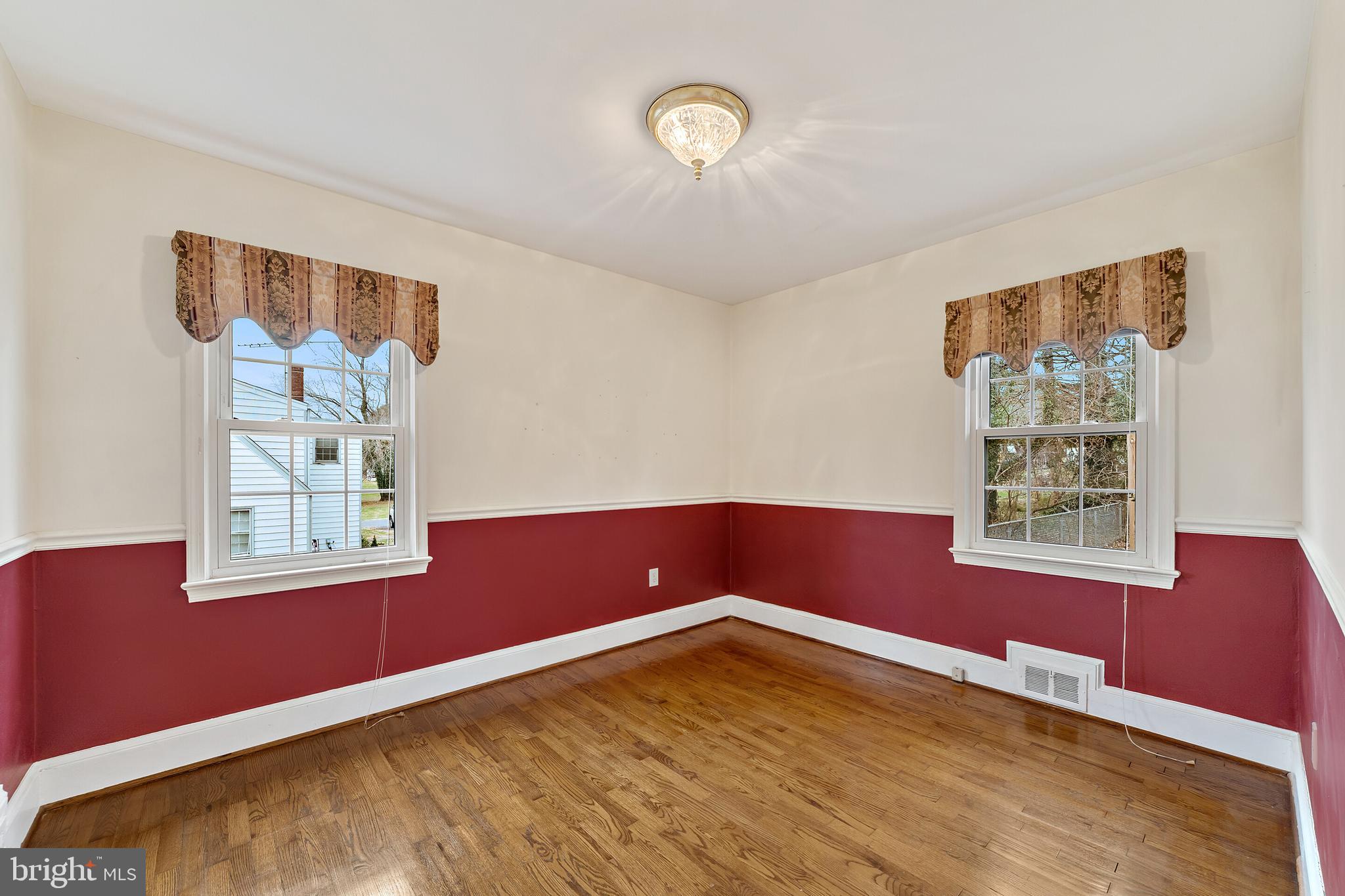 FOXHILLS - Residential